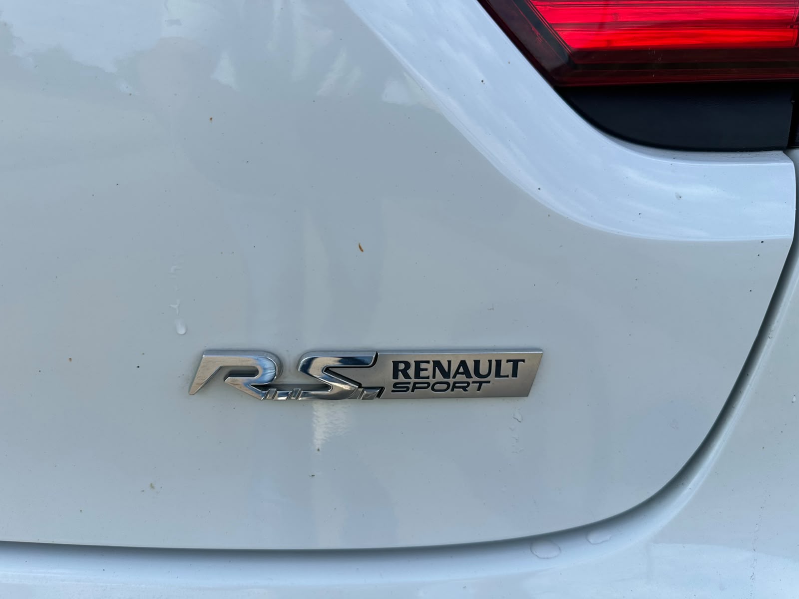 RENAULT Clio 1.6 T RS 200 EDC-image-13