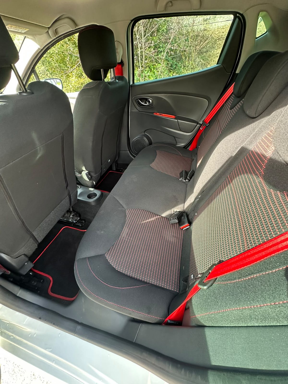 RENAULT Clio 1.6 T RS 200 EDC-image-12
