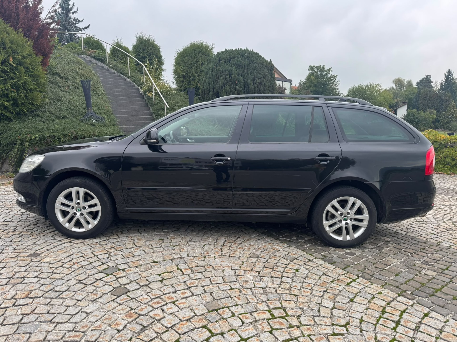 SKODA Octavia Combi 1.8 TSI Arosa 4x4-image-3