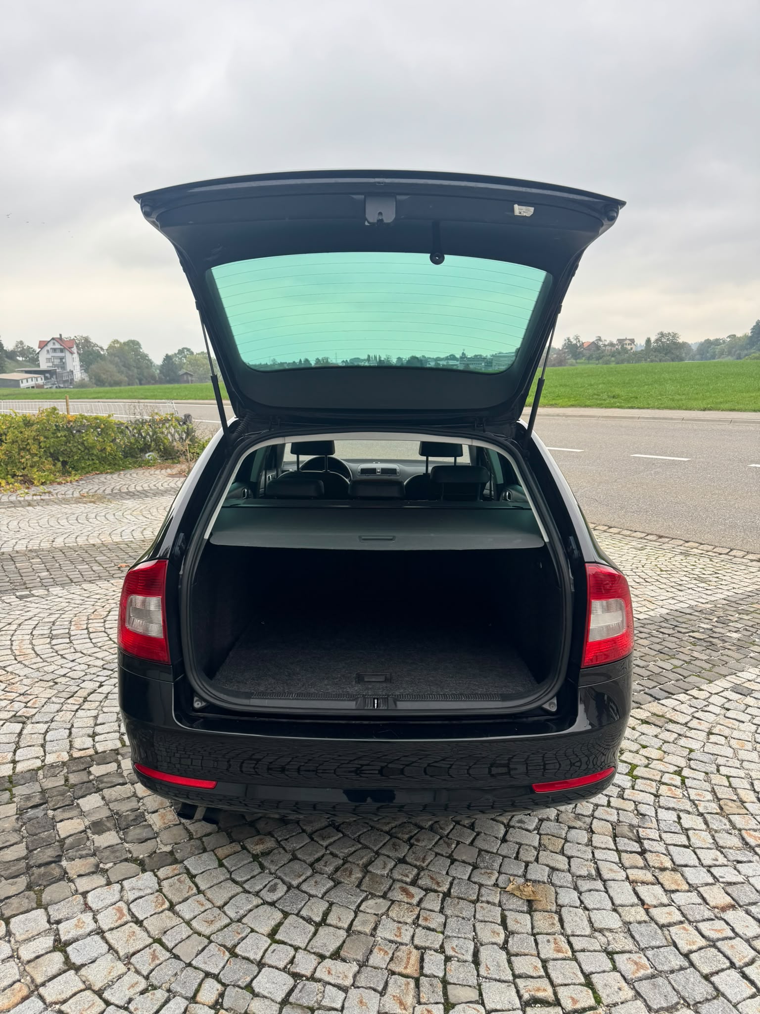 SKODA Octavia Combi 1.8 TSI Arosa 4x4-image-6