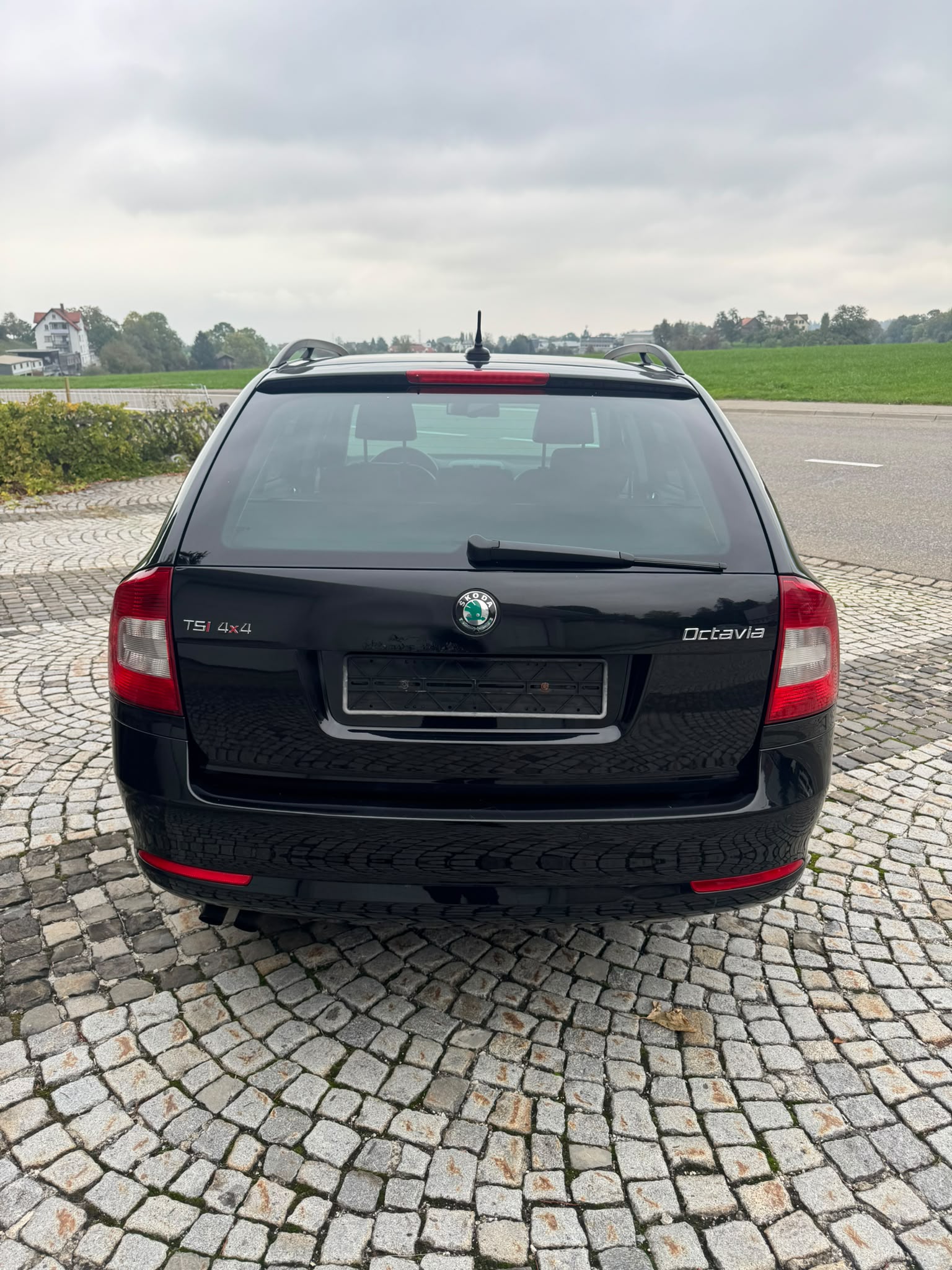 SKODA Octavia Combi 1.8 TSI Arosa 4x4-image-5