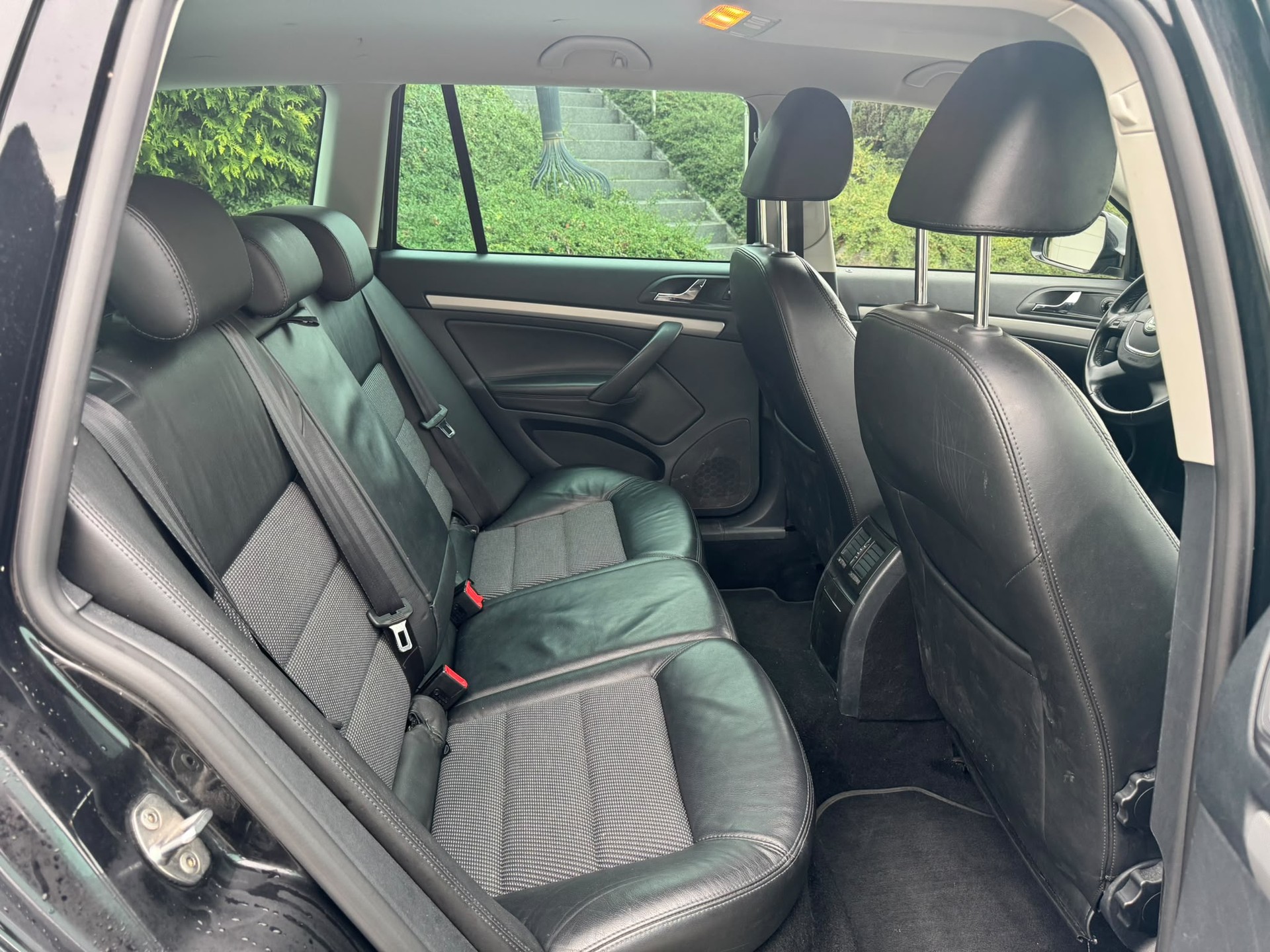 SKODA Octavia Combi 1.8 TSI Arosa 4x4-image-15