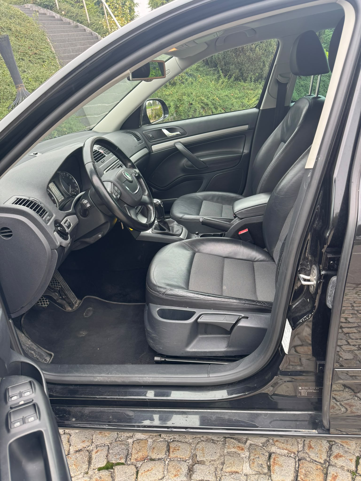 SKODA Octavia Combi 1.8 TSI Arosa 4x4-image-13