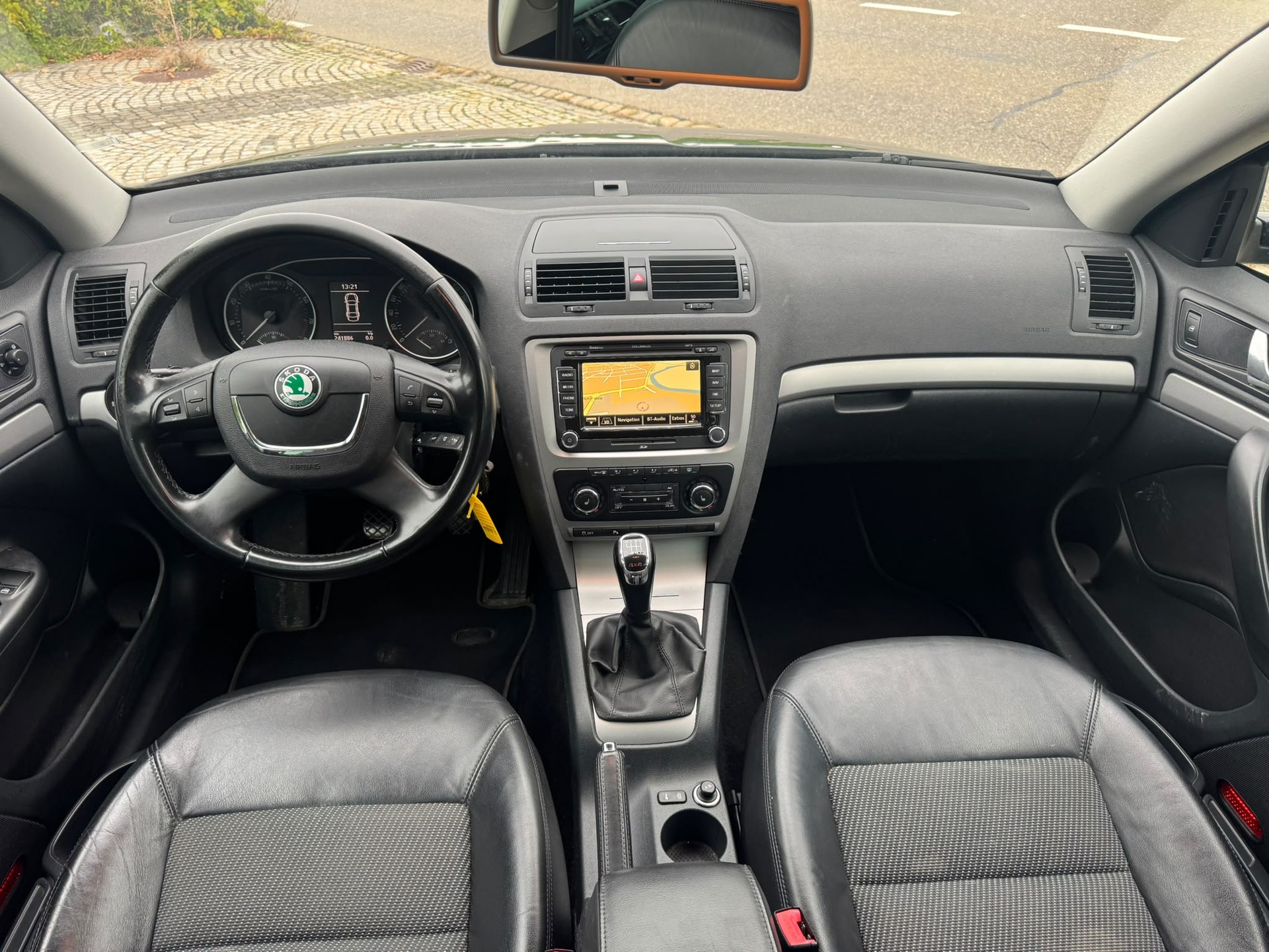 SKODA Octavia Combi 1.8 TSI Arosa 4x4-image-10