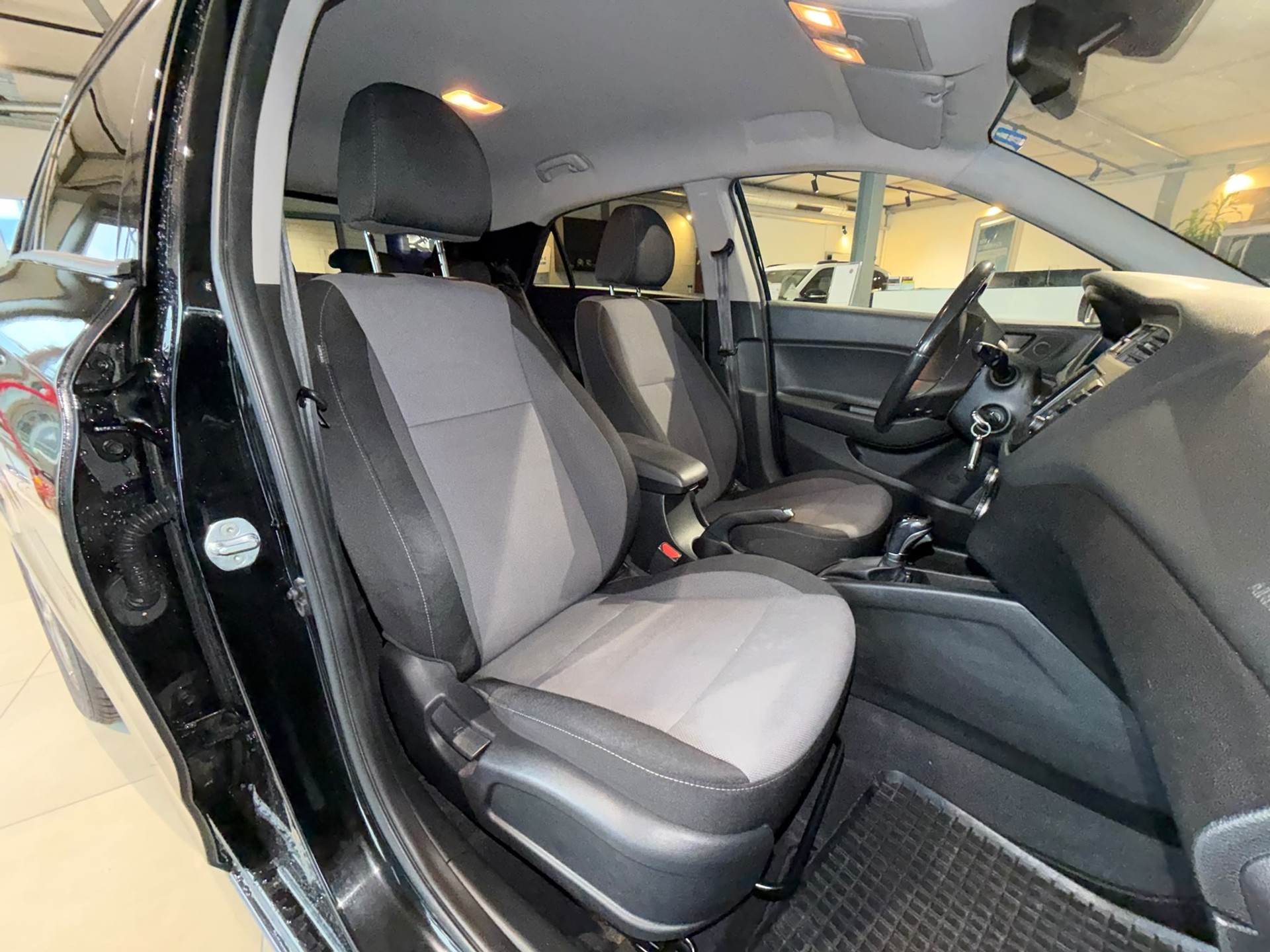 HYUNDAI i20 1.0 T-GDi Amplia DCT-image-10