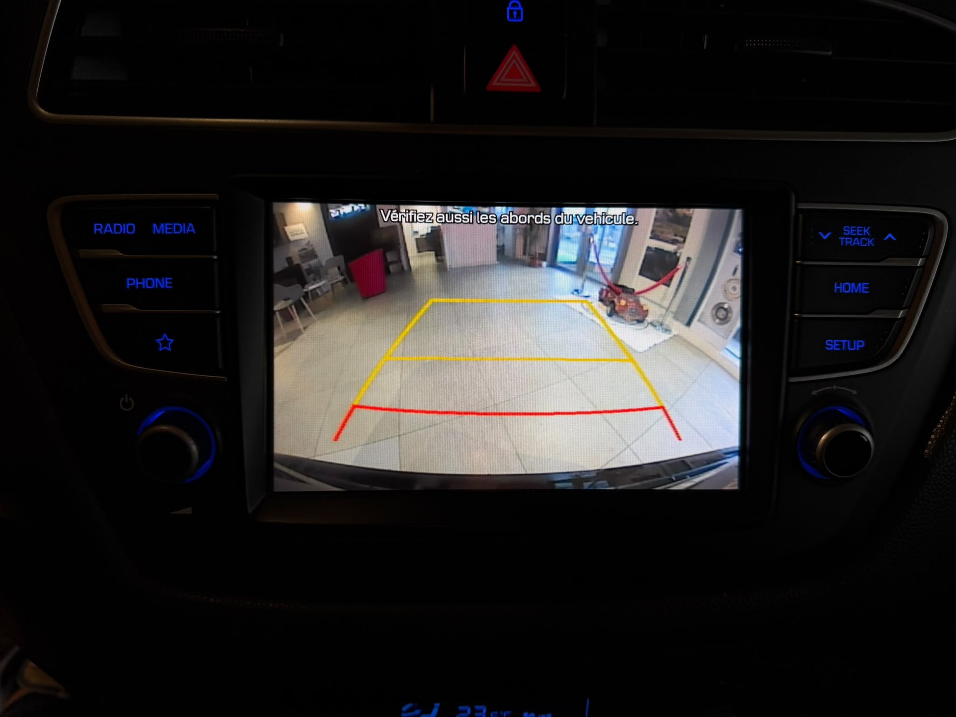 HYUNDAI i20 1.0 T-GDi Amplia DCT-image-17