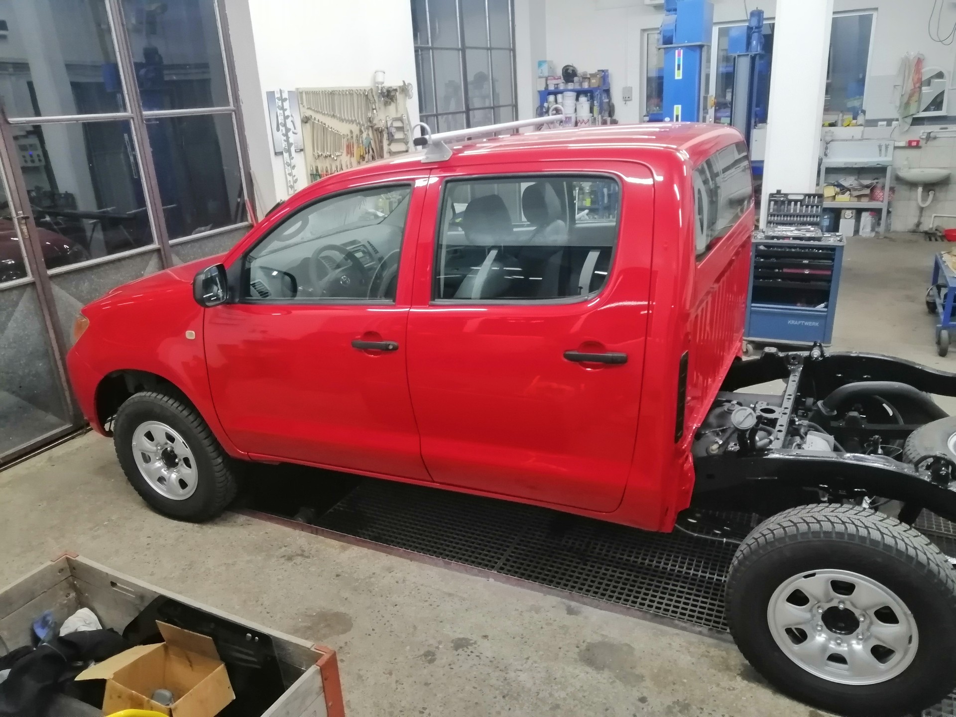 TOYOTA HI-LUX 2,5 D4D 4x4 * RARITÄT !!! Rahmen und Karrosserie ALLES besser wie NEU *** 100% ROSTFREI ***-image-16