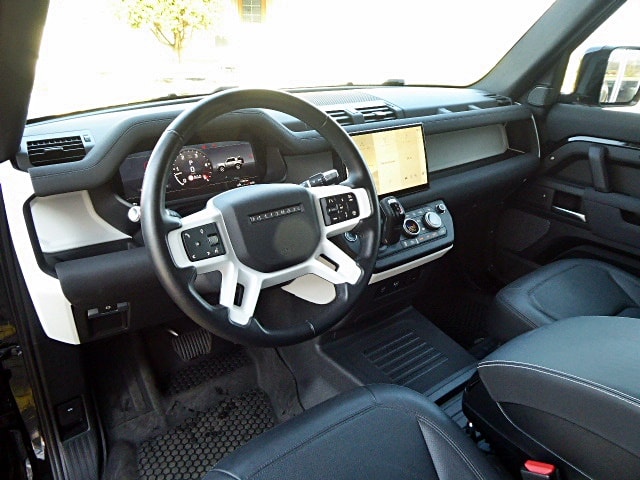 LAND ROVER Defender 90 3.0D I6 200 S-image-5