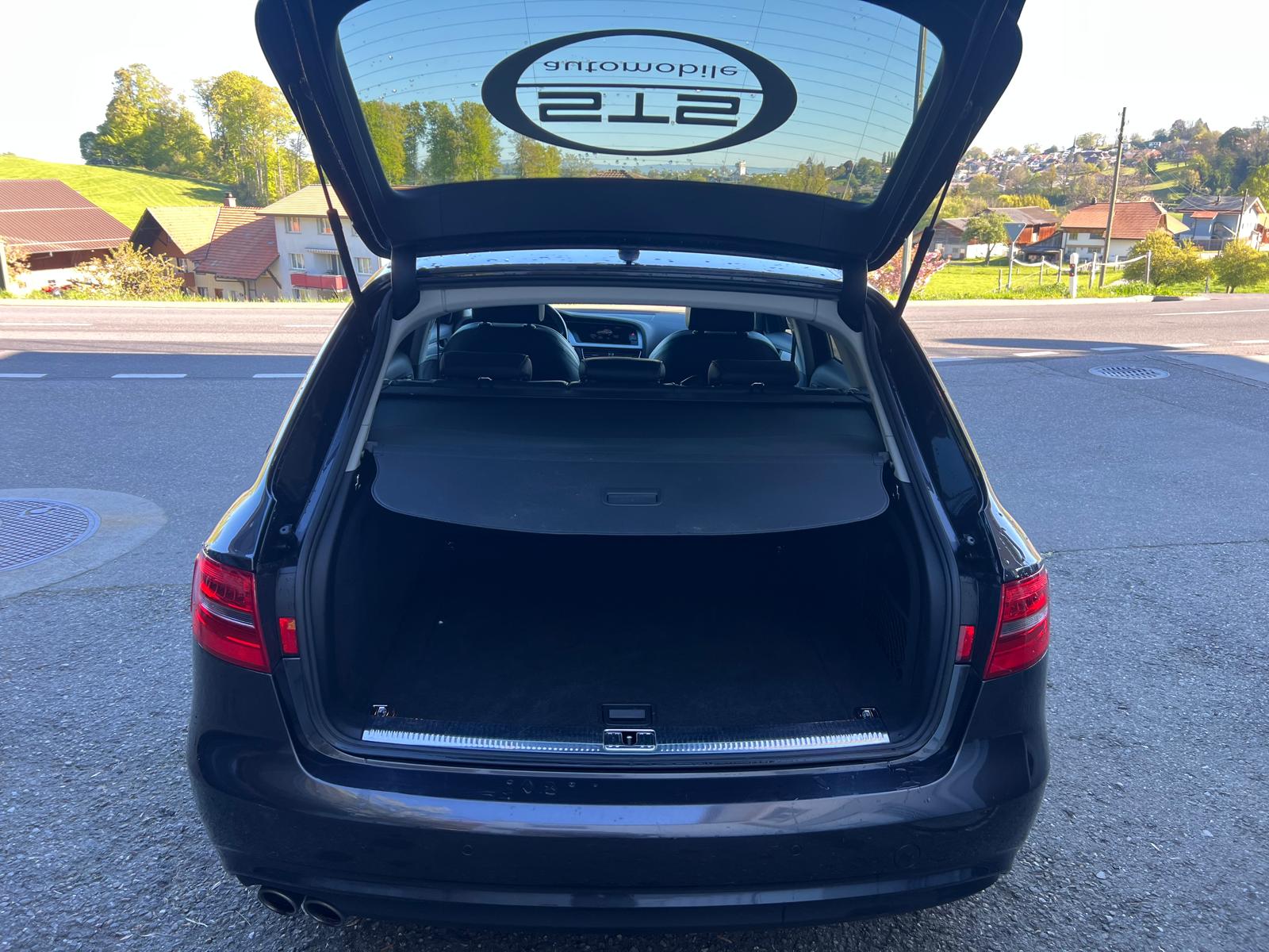 AUDI A4 Avant 2.0 TDI quattro S-tronic-image-10