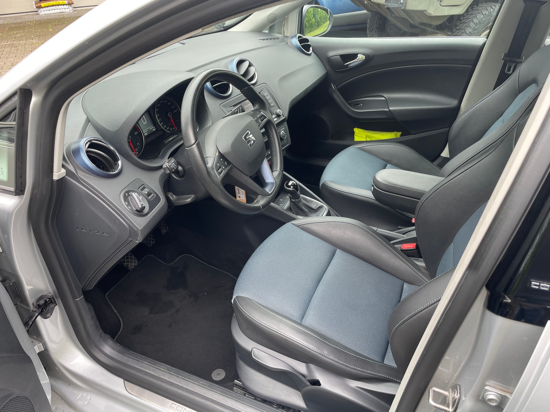 SEAT Ibiza 1.0 EcoTSI Style Connect-image-3