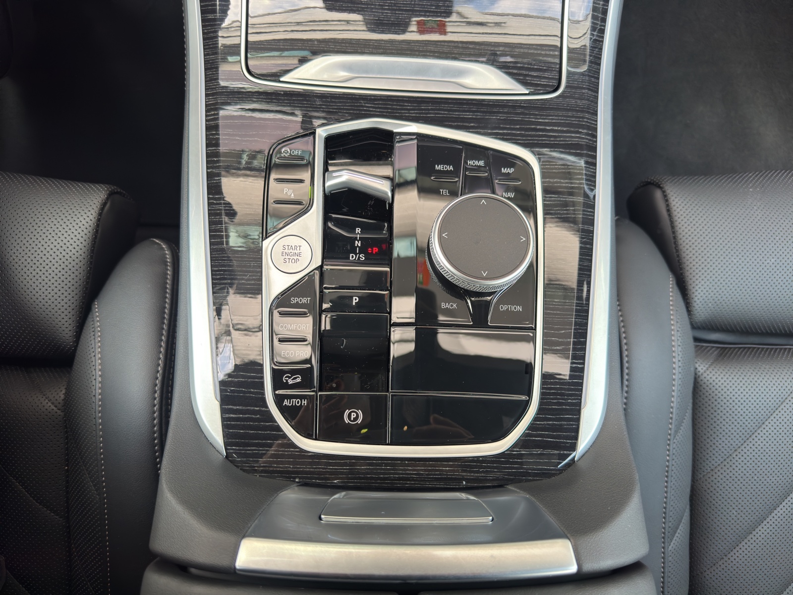 BMW X5 xDrive 30d M Sport 48V-image-18