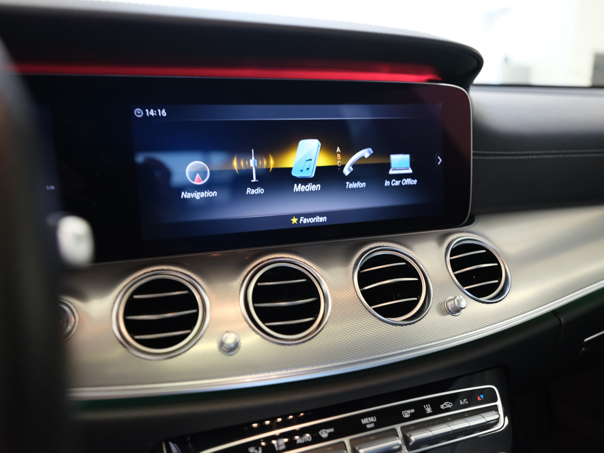 MERCEDES-BENZ E 63 AMG 4Matic+ Speedshift MCT-image-16
