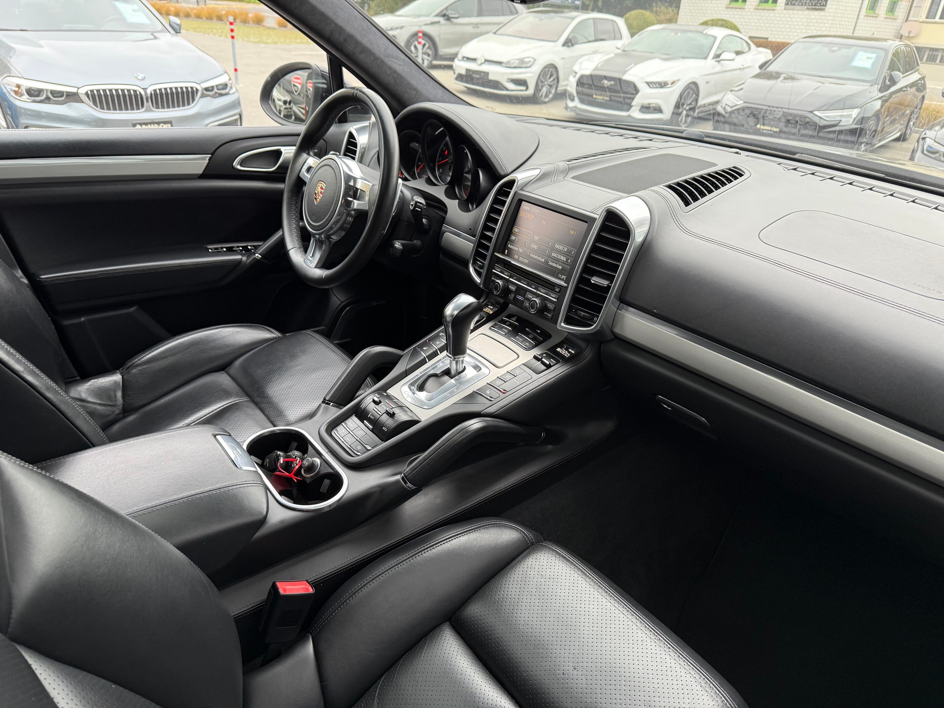 PORSCHE Cayenne Turbo-image-6