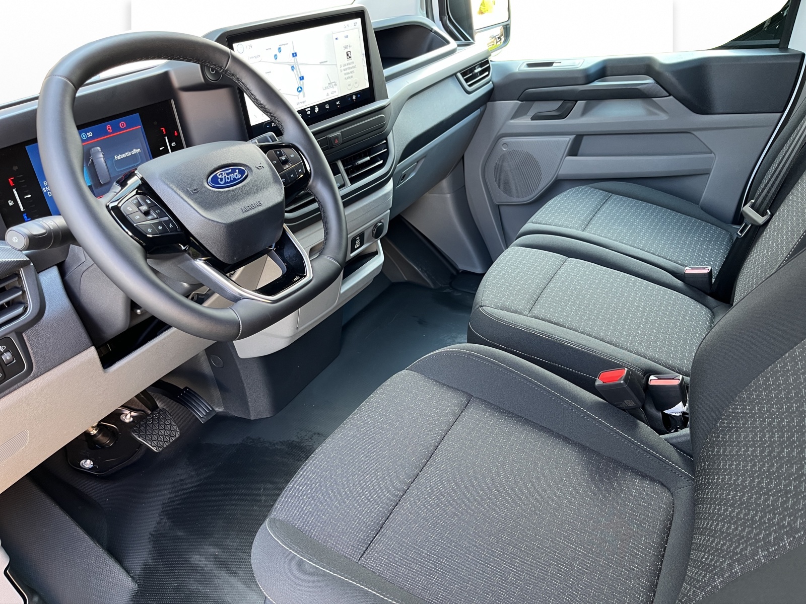 FORD E-Transit Custom Van 320 L1 74 kWh Trend-image-4