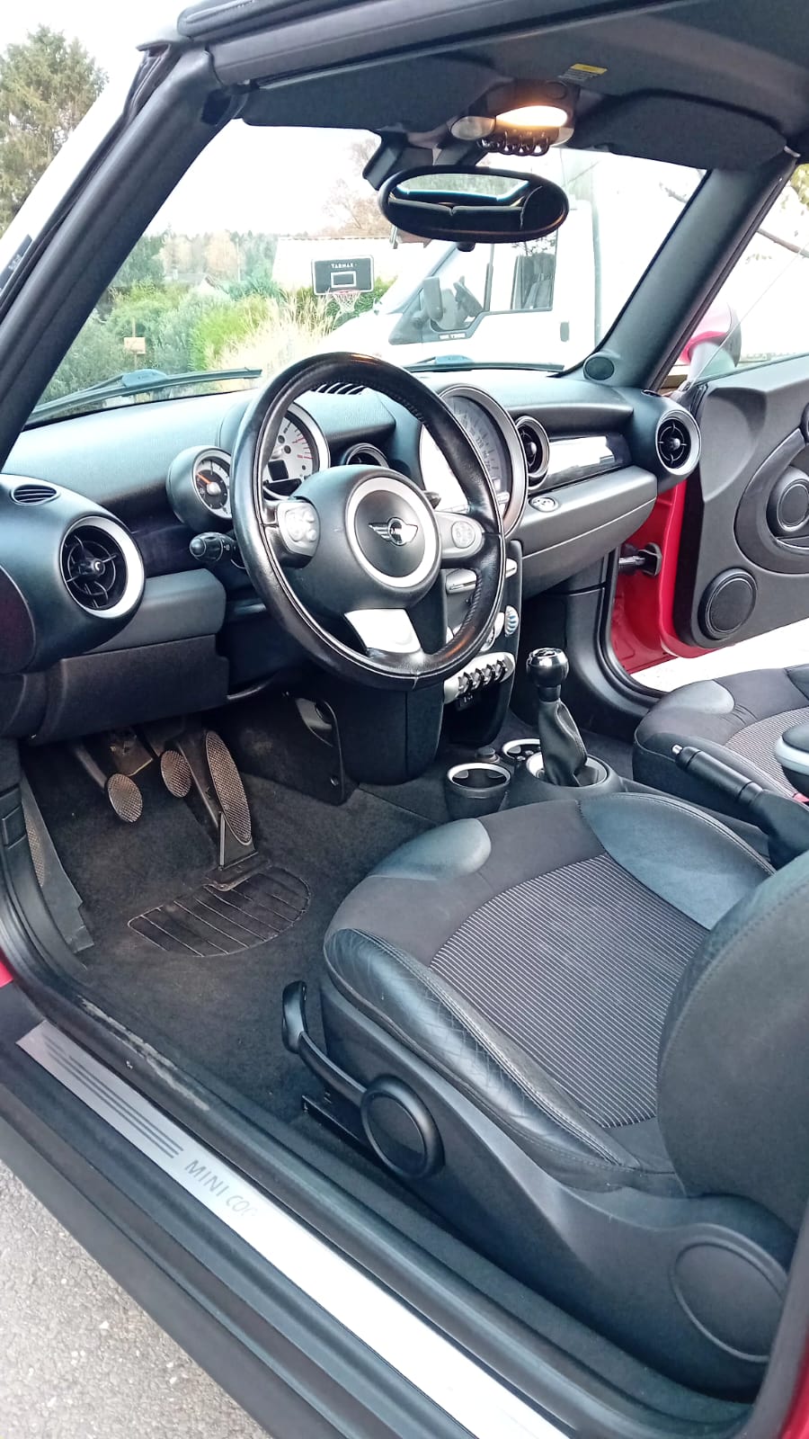 MINI Cooper Cabriolet-image-6