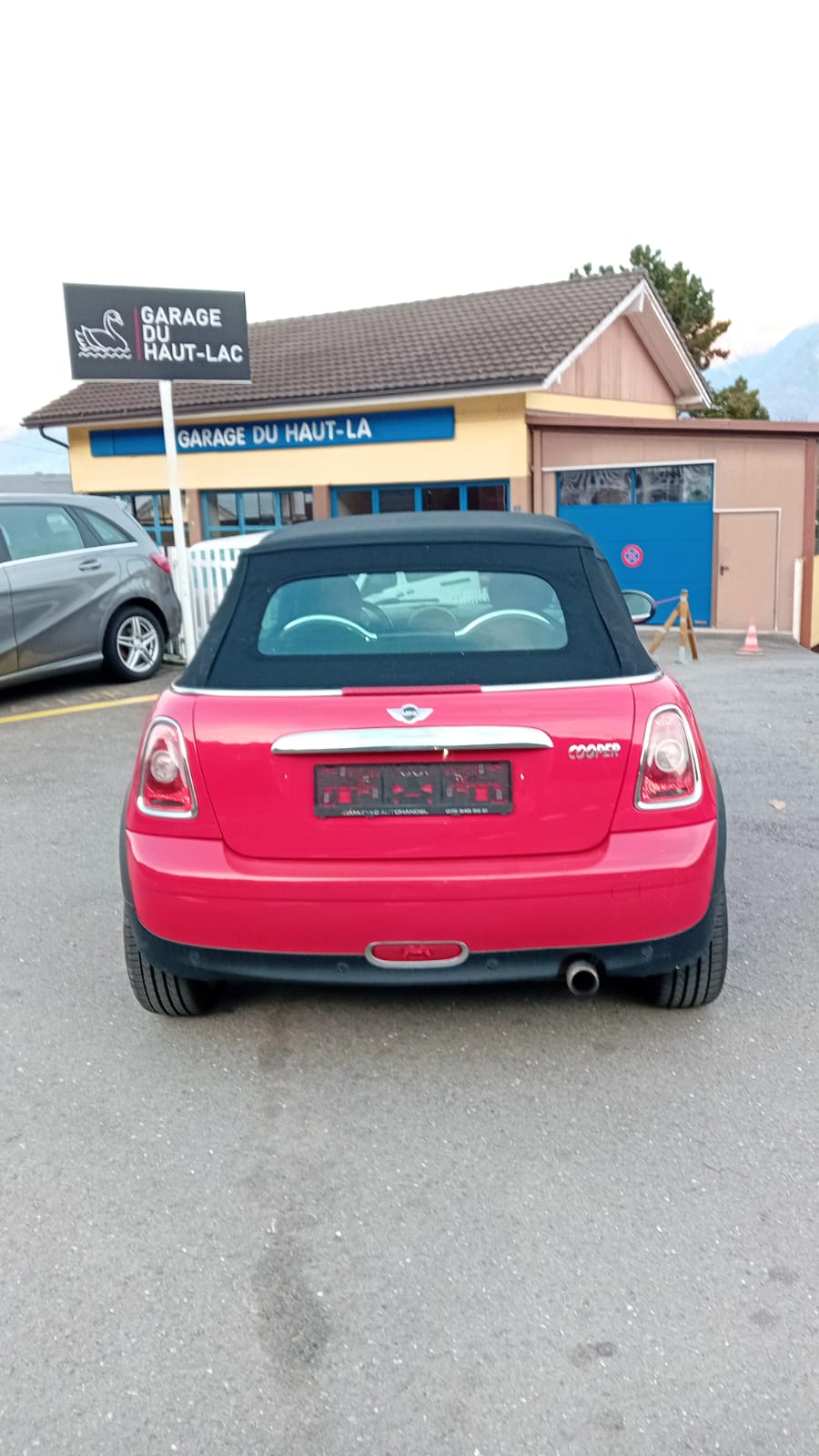 MINI Cooper Cabriolet-image-7