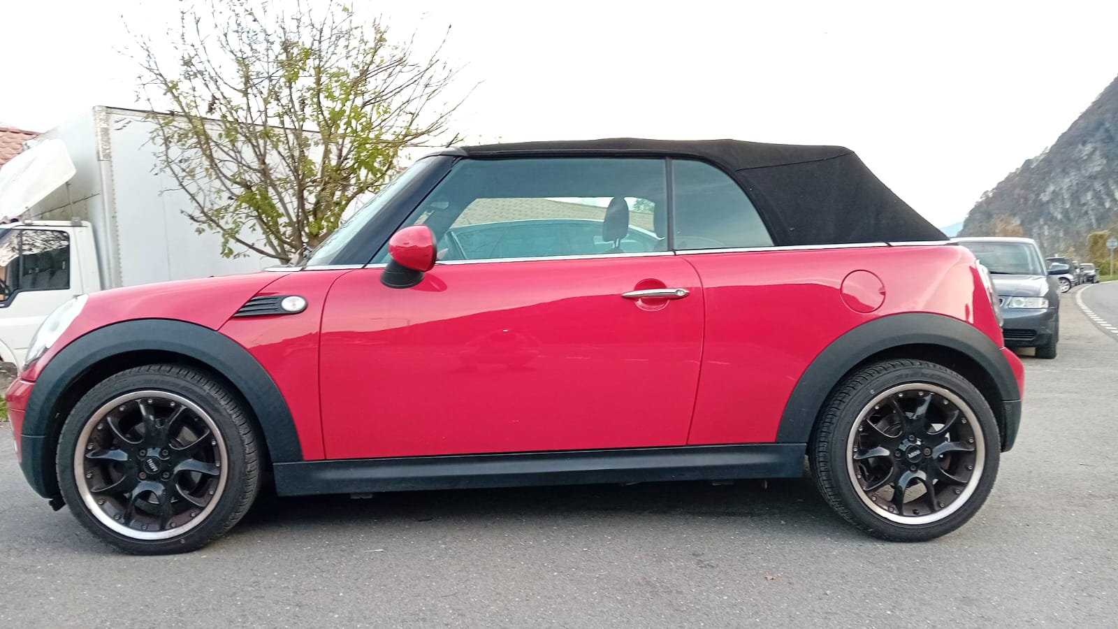 MINI Cooper Cabriolet-image-1