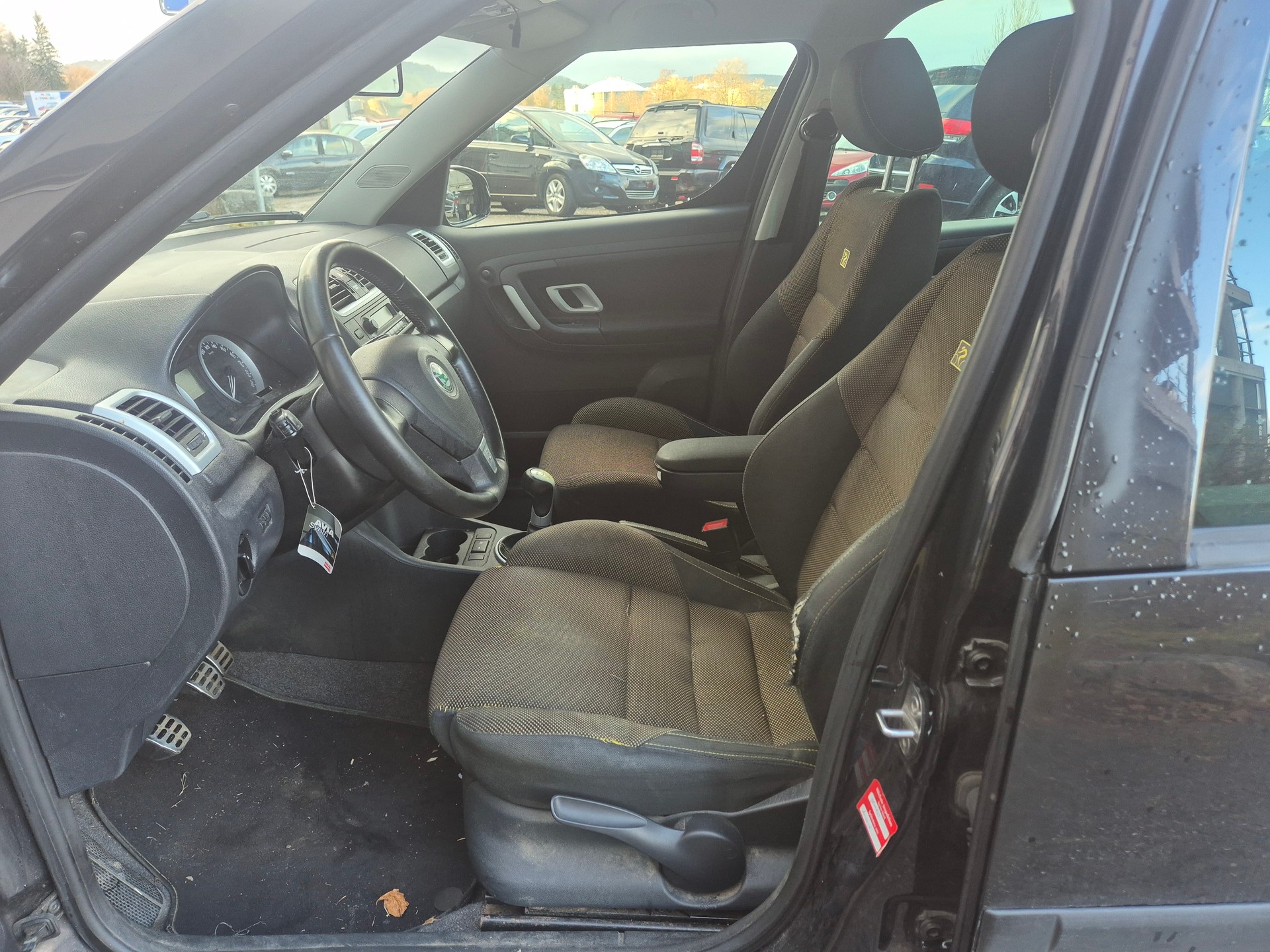 SKODA Roomster 1.6 Style-image-10
