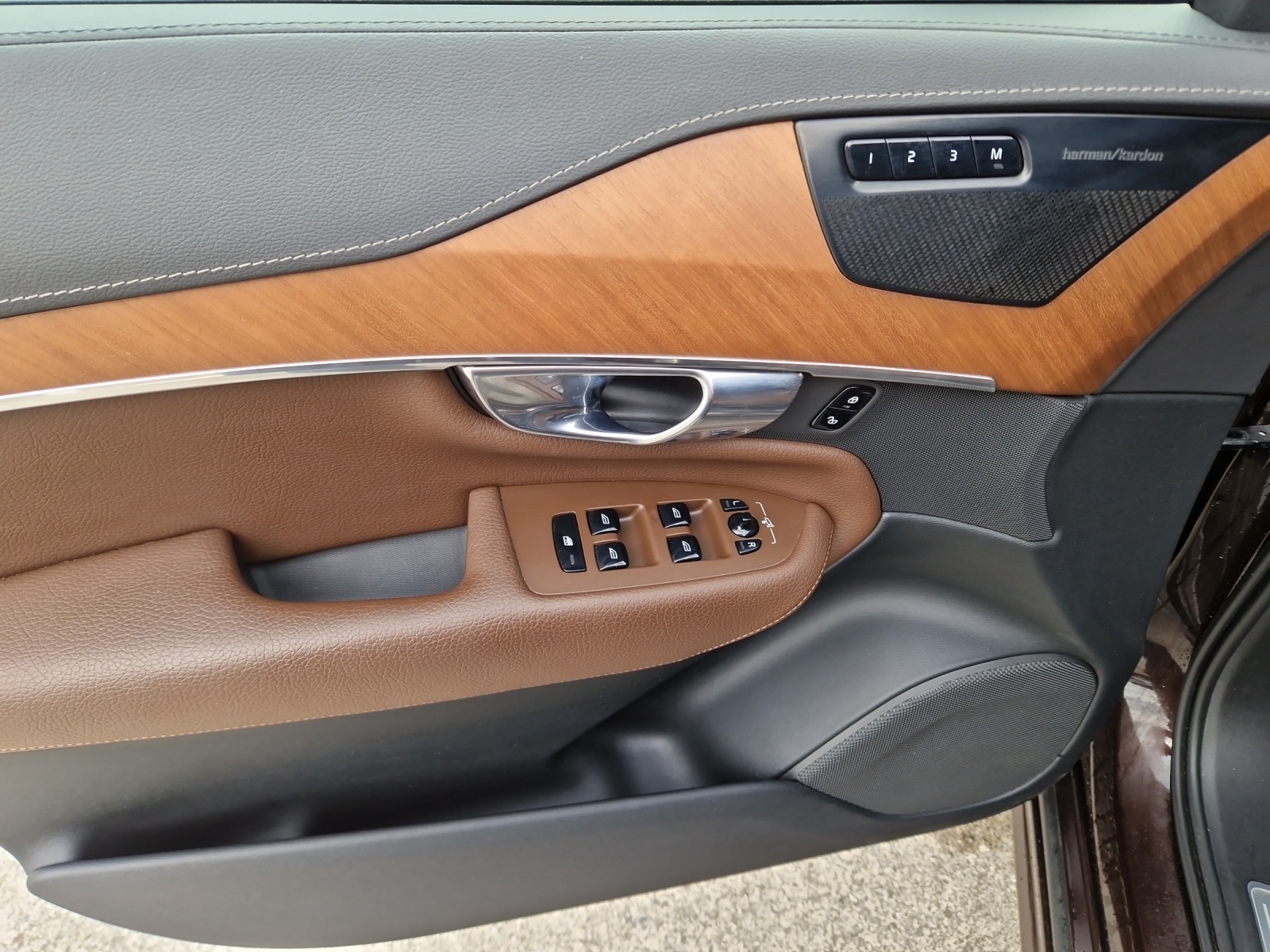 VOLVO XC90 2.0 B5 MH Inscription 5P. AWD-image-15