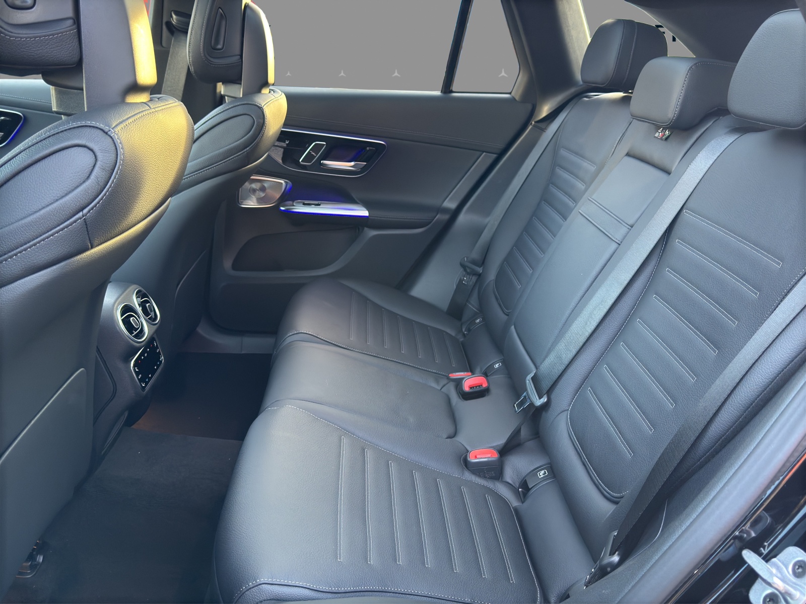 MERCEDES-BENZ GLC 300 e 4Matic 9G-Tronic-image-15