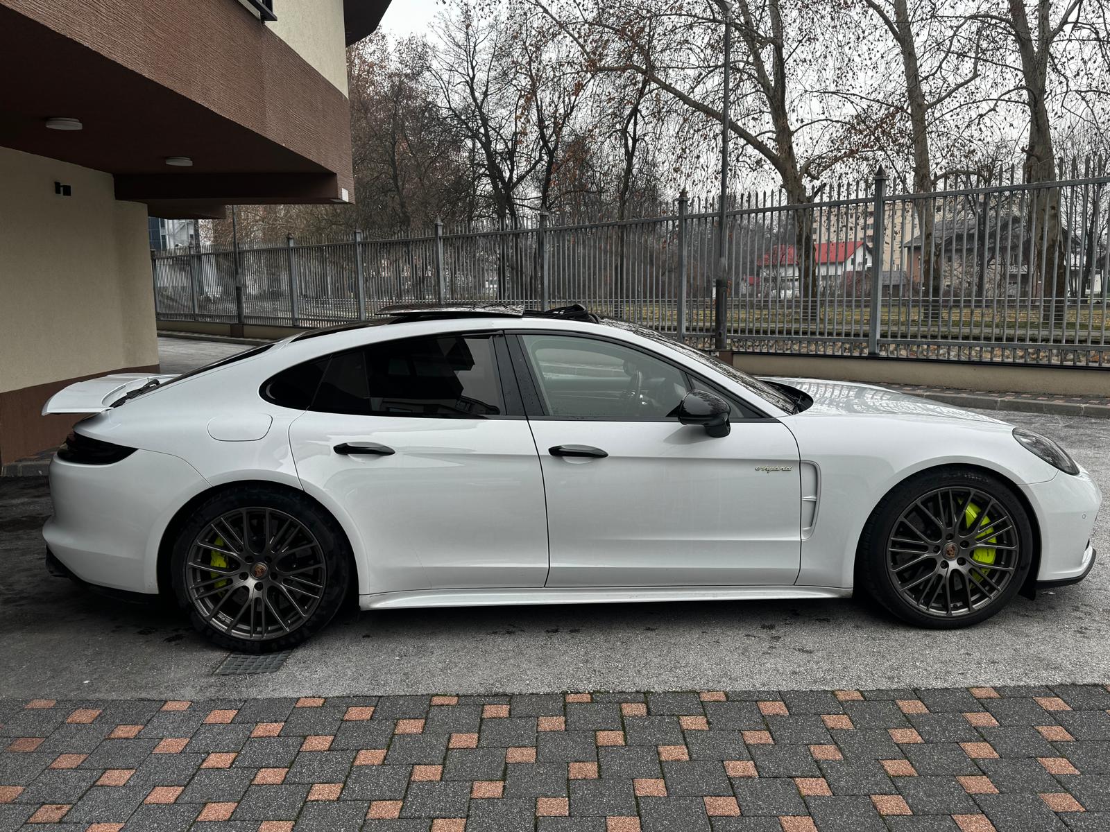 PORSCHE Turbo S Hybrid-image-2