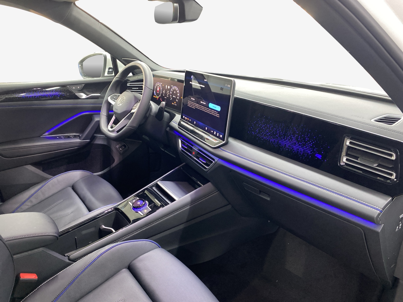 VW Tiguan 2.0 TSI DSG R-Line 4Motion-image-13