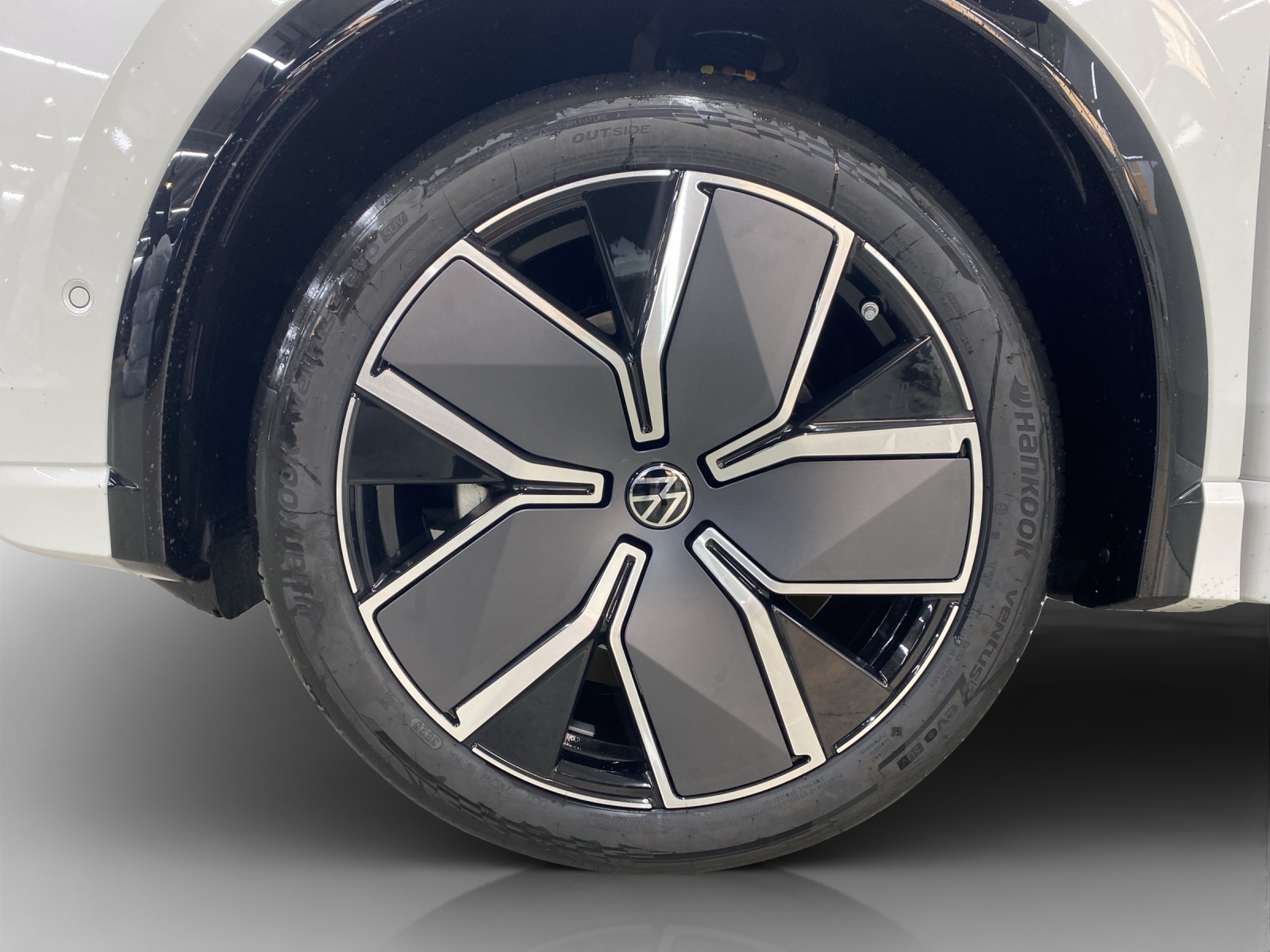 VW Tiguan 2.0 TSI DSG R-Line 4Motion-image-15