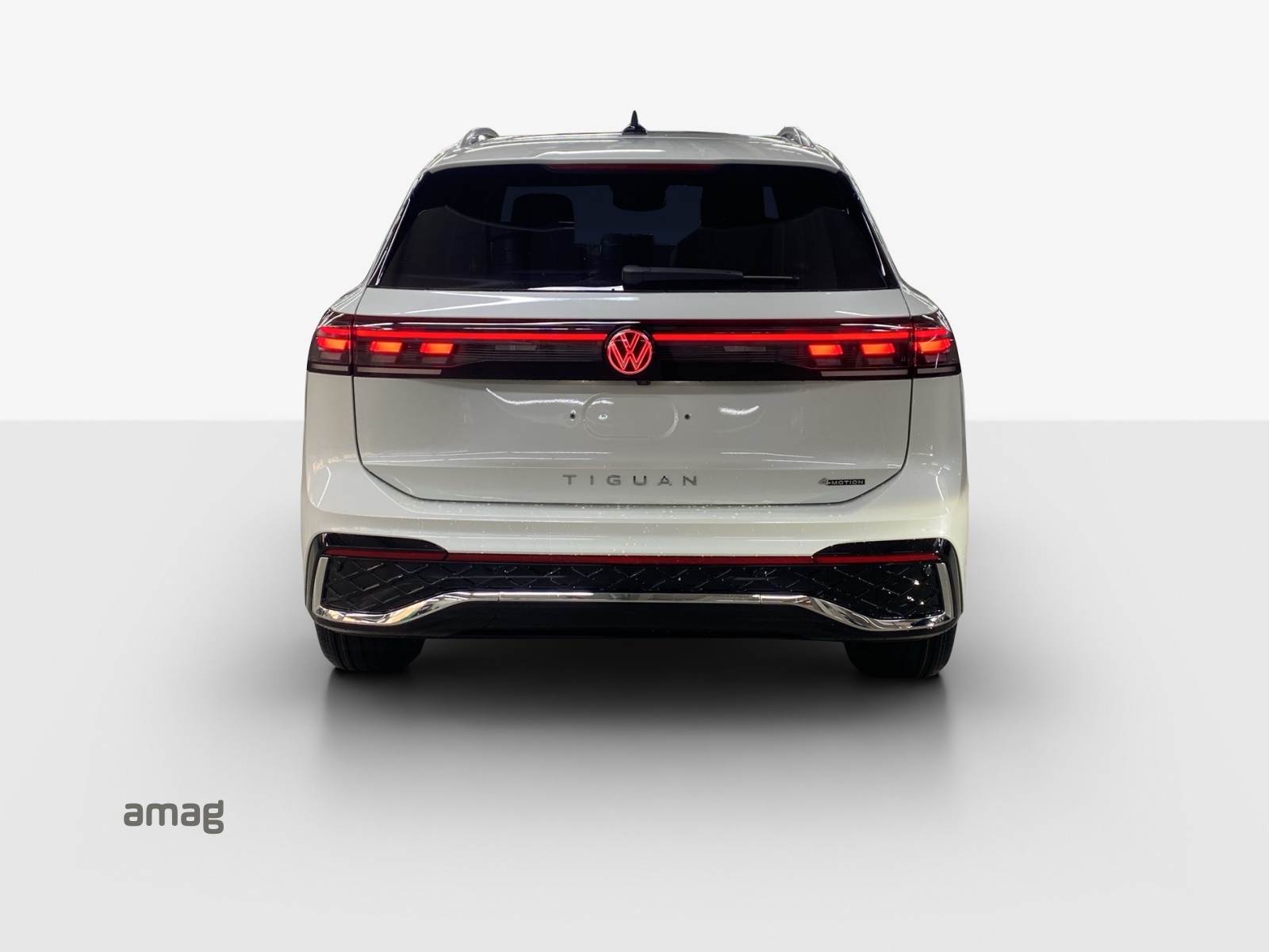 VW Tiguan 2.0 TSI DSG R-Line 4Motion-image-3