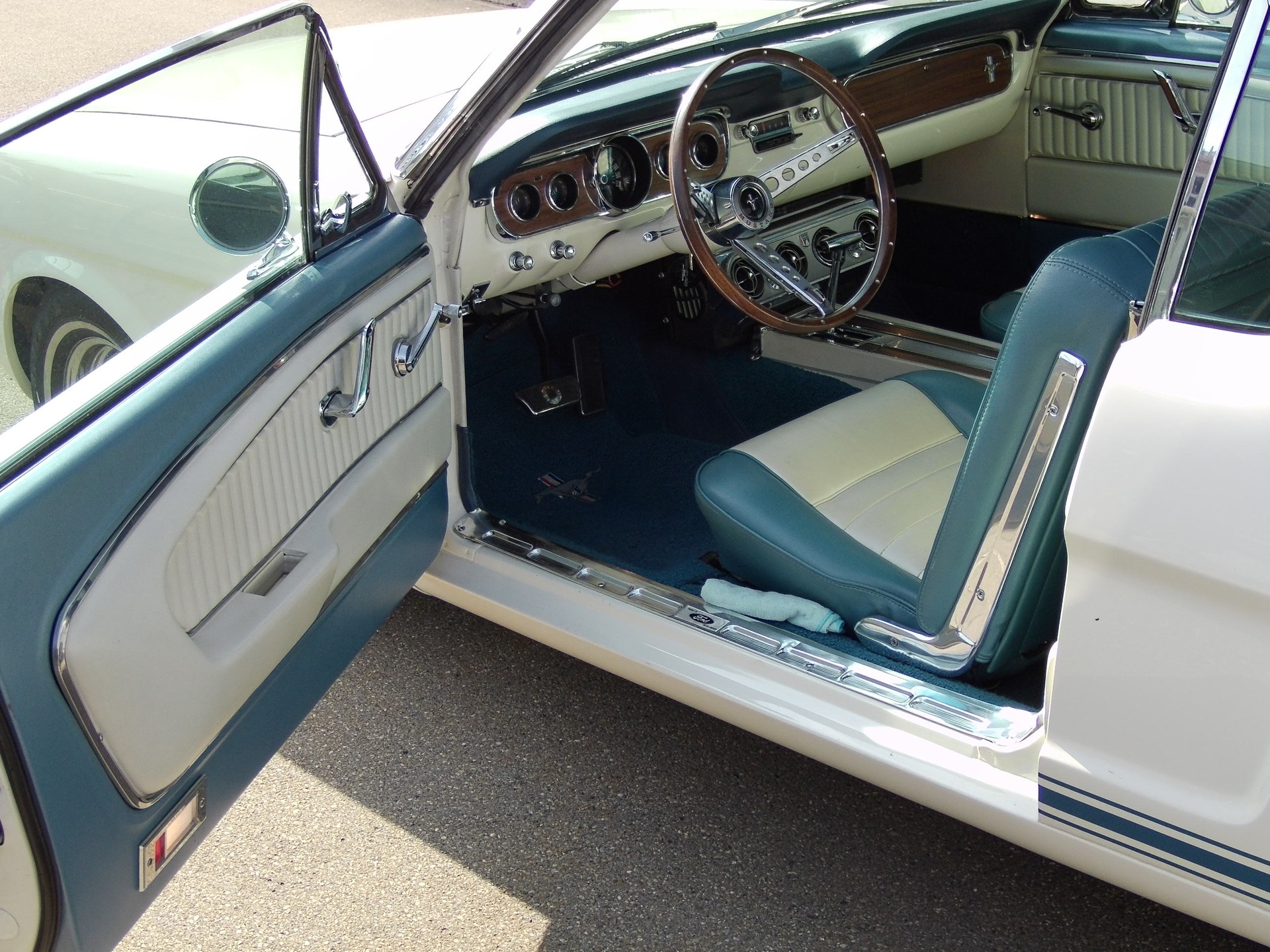 FORD Mustang Cabriolet GT. 289er V8 Automat-image-8