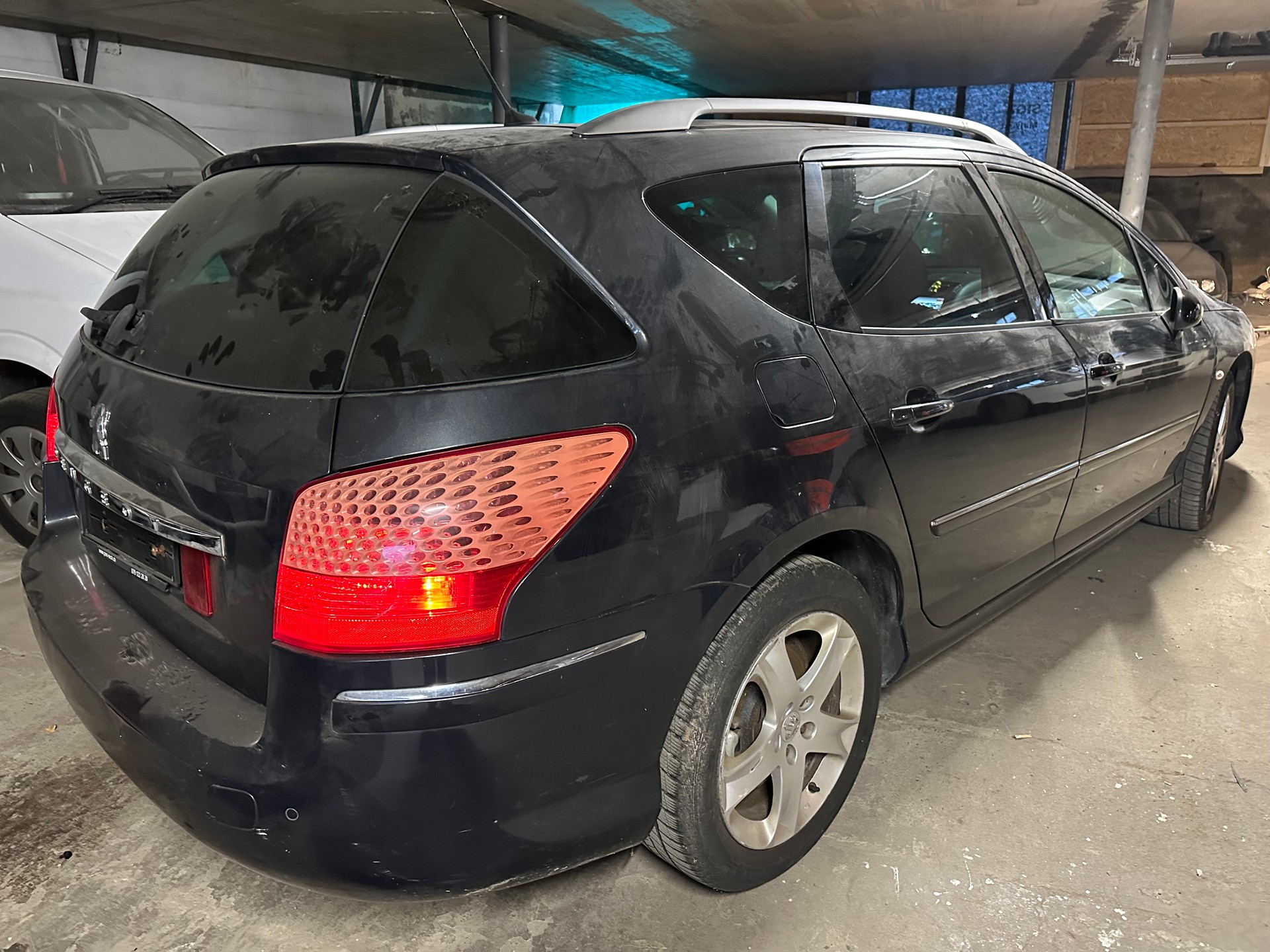 PEUGEOT 407 SW 2.0 HDI Confort Automatic-image-4
