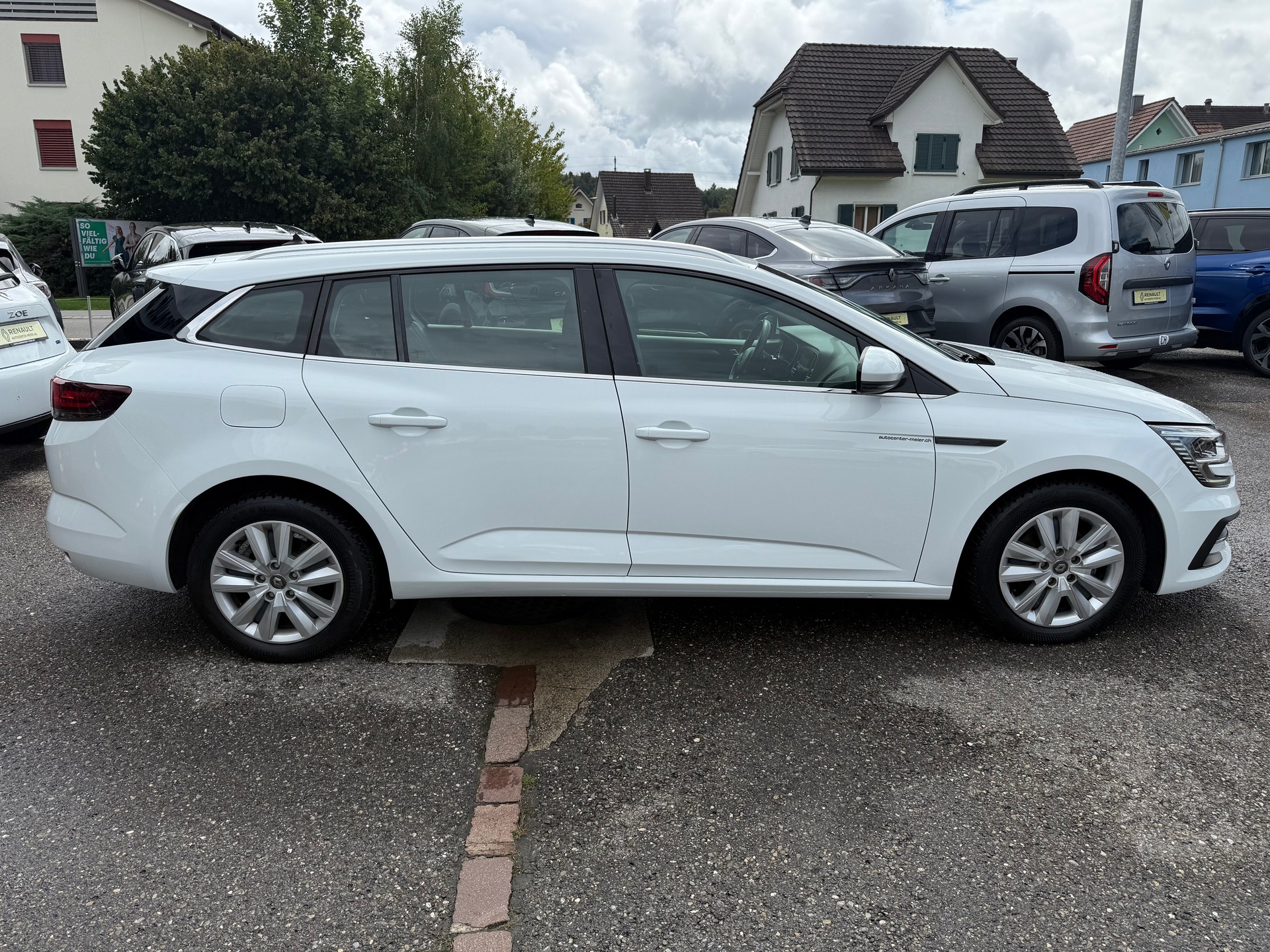 RENAULT Mégane Grandtour 1.5 dCi Business EDC-image-6