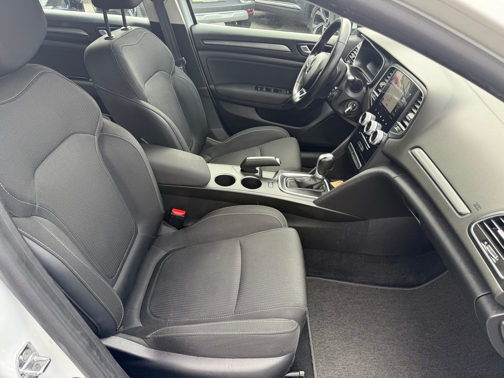 RENAULT Mégane Grandtour 1.5 dCi Business EDC-image-8