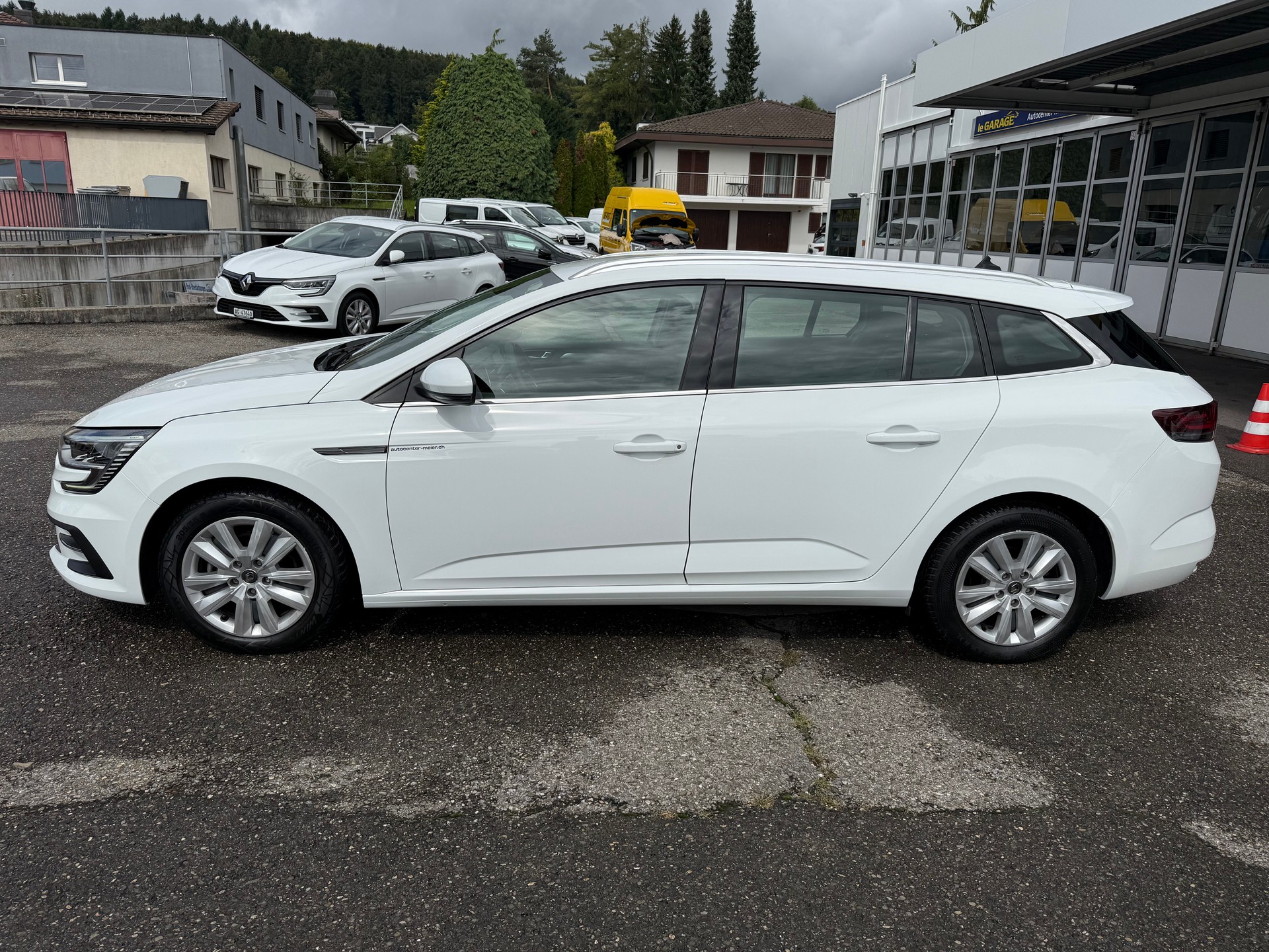 RENAULT Mégane Grandtour 1.5 dCi Business EDC-image-2
