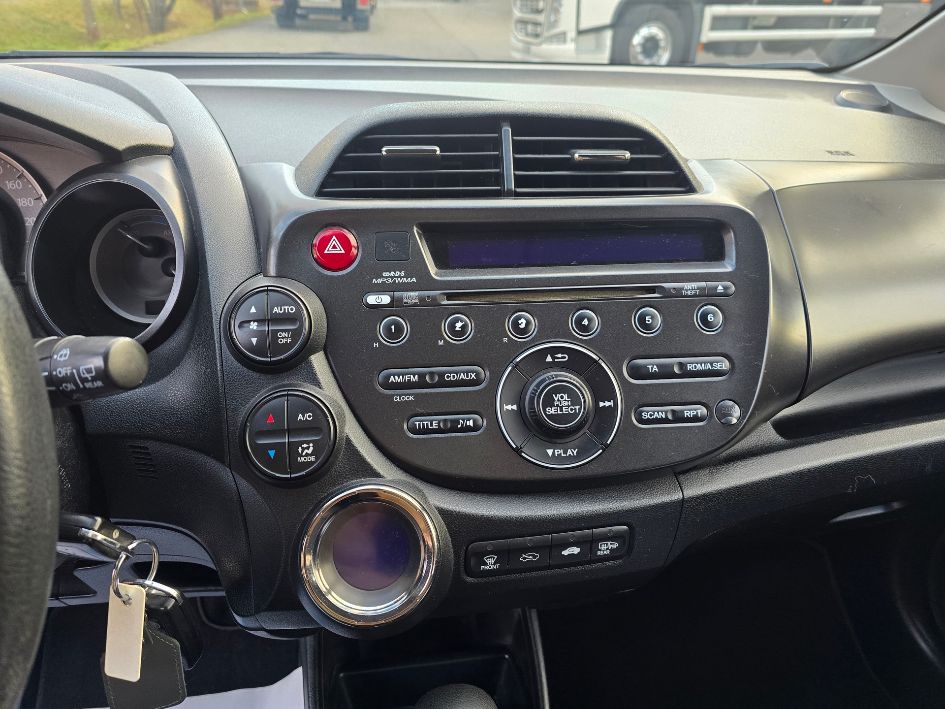 HONDA Jazz 1.3i Hybrid Comfort CVT-image-17