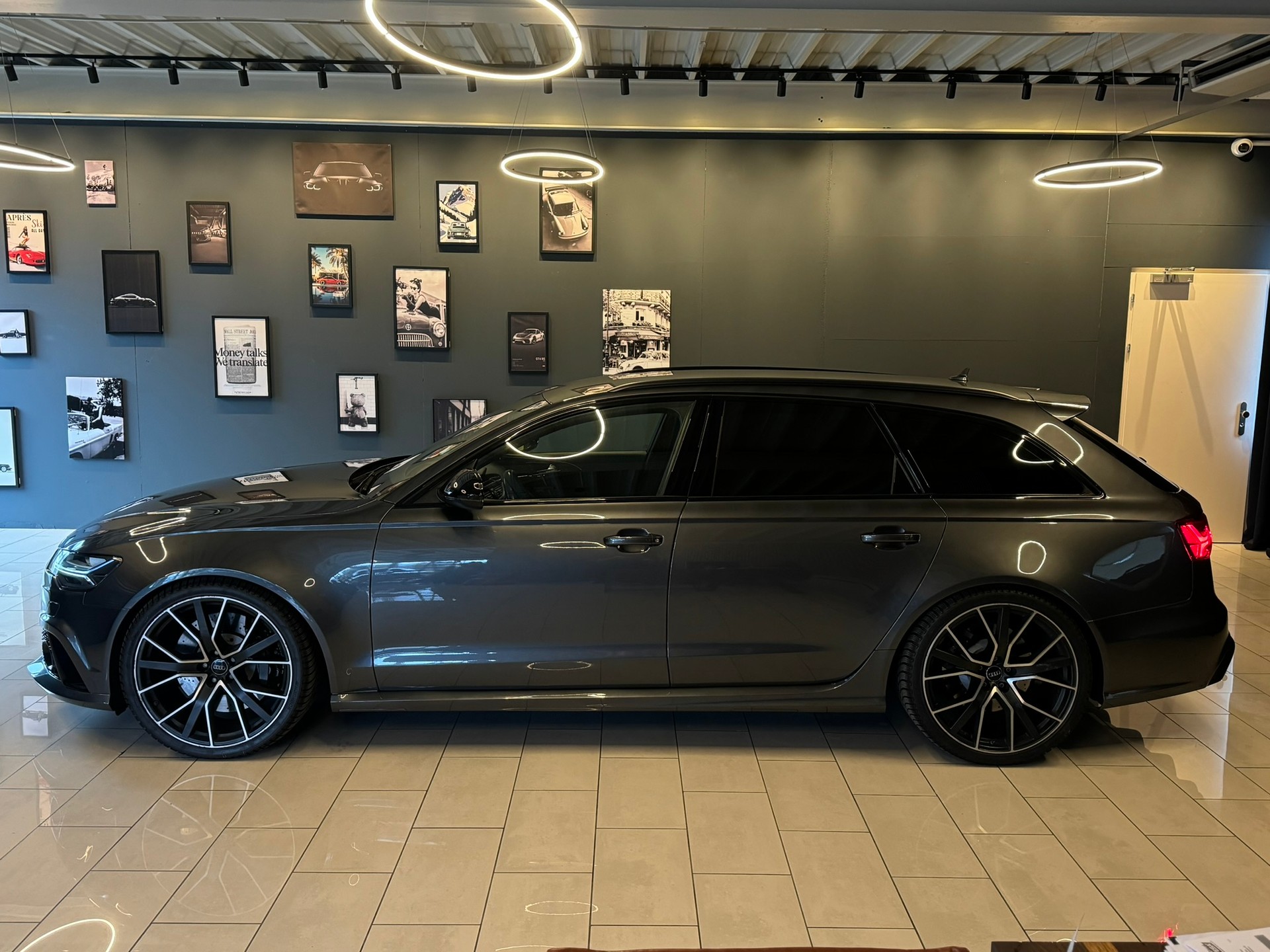 AUDI RS6 Avant 4.0 TFSI V8 performance quattro-showroom-element-3