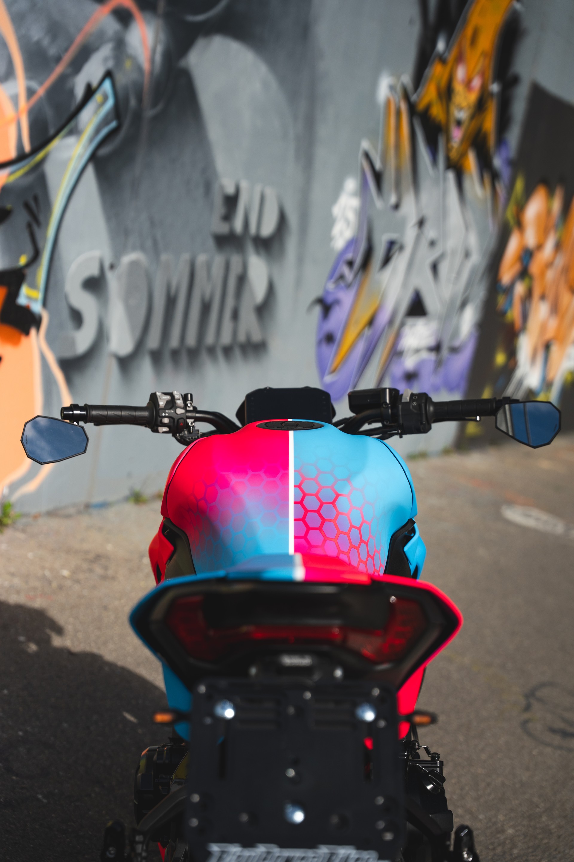 KAWASAKI Z 900 (70kW) - UNIKAT Sonderumbau NEON 2-Face-showroom-element-1