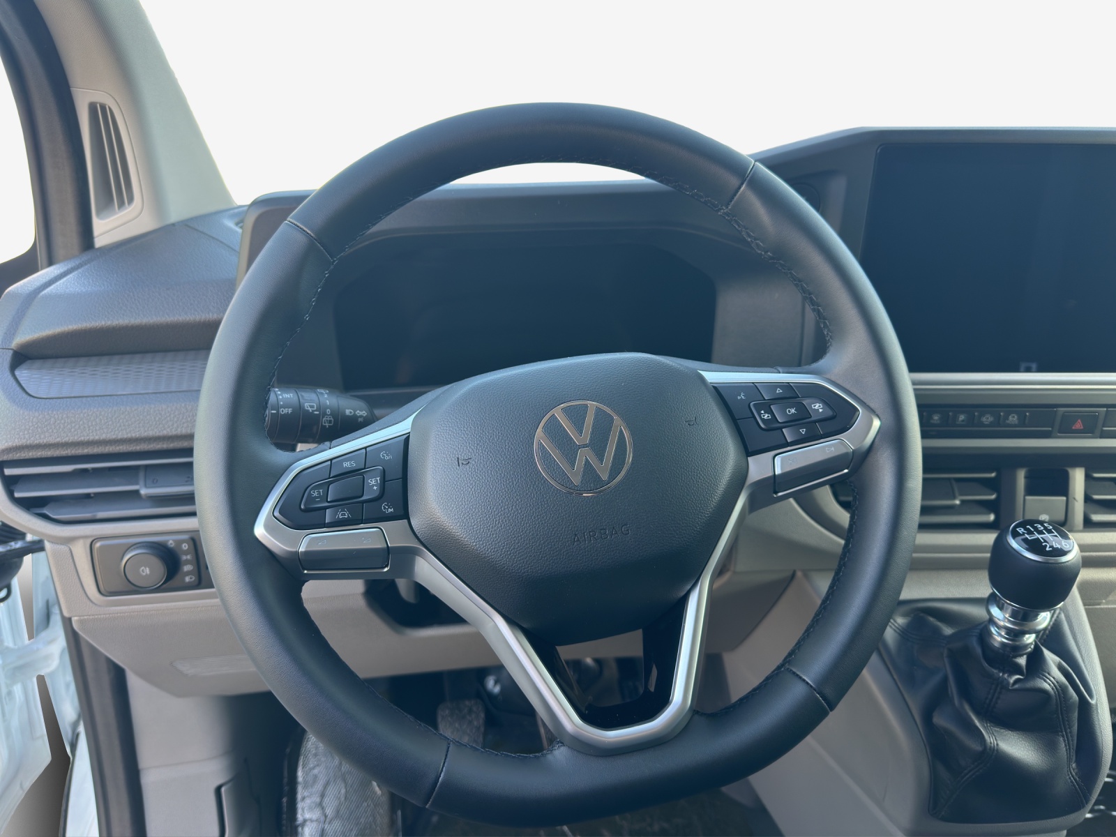 VW Transporter 2.0 TDI-image-9