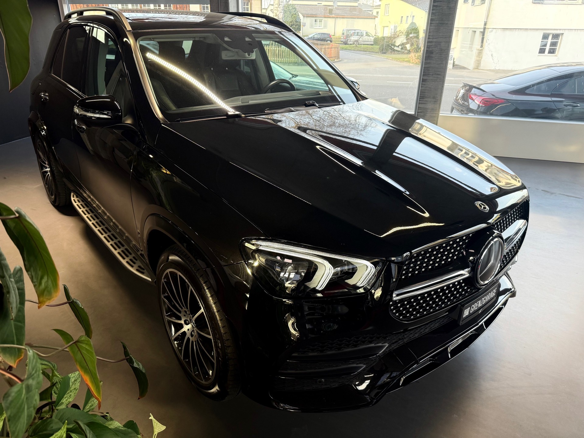 MERCEDES-BENZ GLE 400 d 4Matic AMG Line 9G-Tronic-image-2
