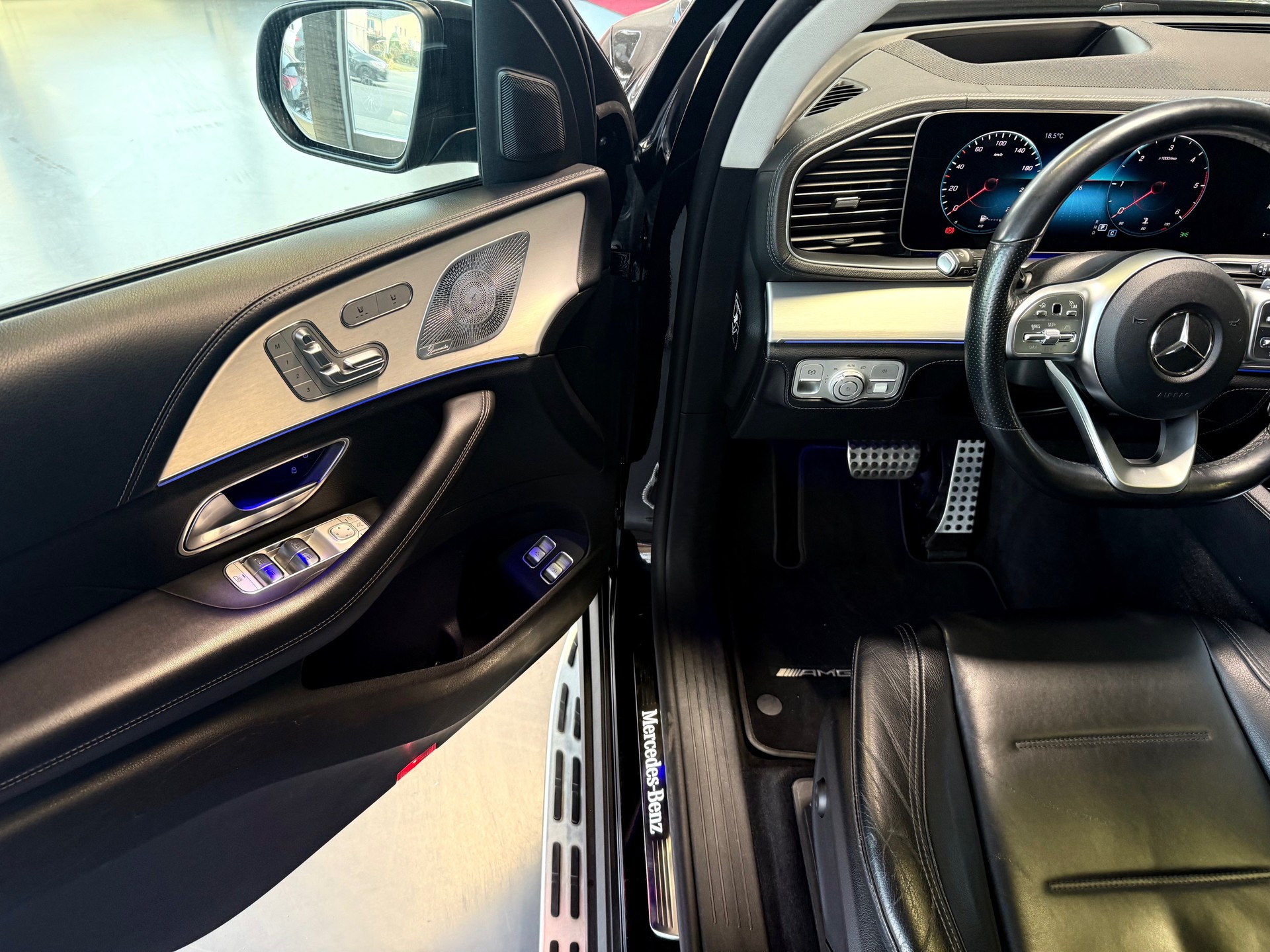 MERCEDES-BENZ GLE 400 d 4Matic AMG Line 9G-Tronic-image-9