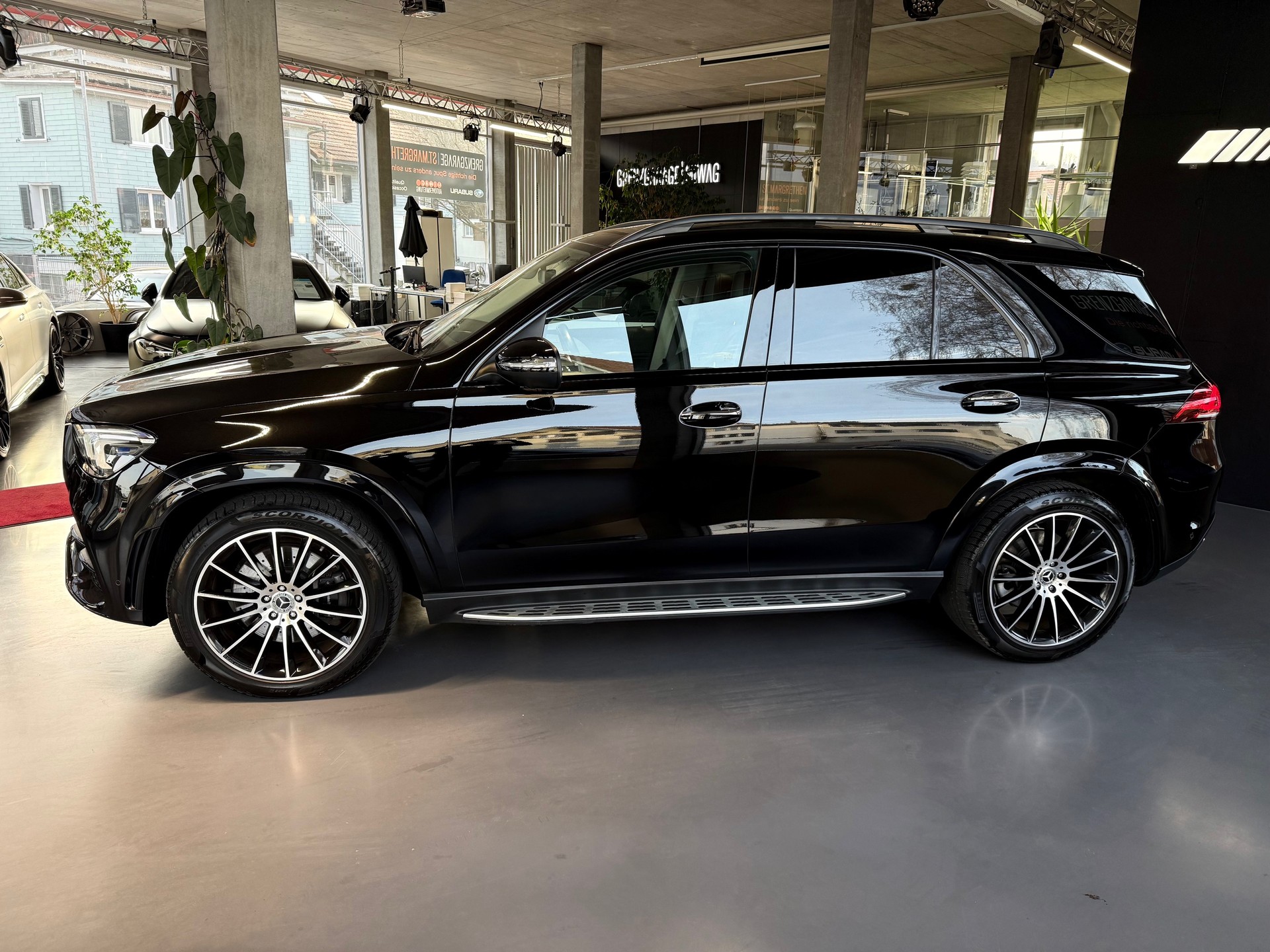 MERCEDES-BENZ GLE 400 d 4Matic AMG Line 9G-Tronic-image-4