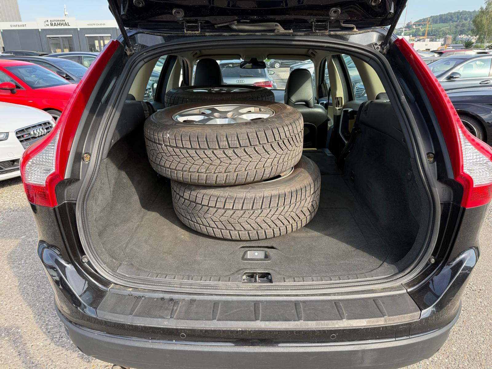 VOLVO XC60 2.4 D5 Summum AWD-image-14