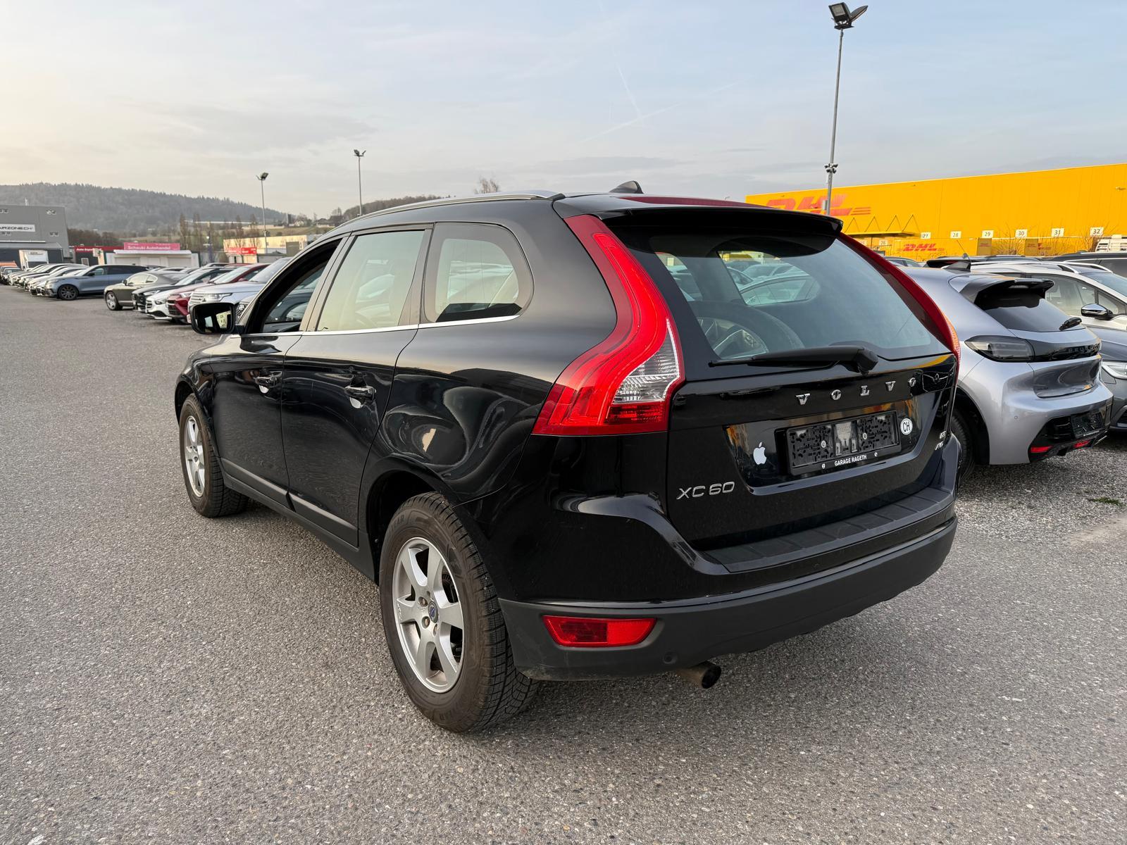 VOLVO XC60 2.4 D5 Summum AWD-image-4