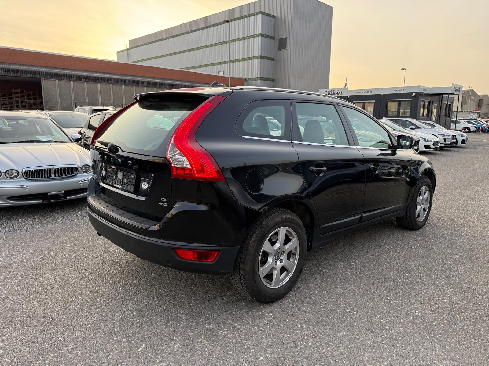 VOLVO XC60 2.4 D5 Summum AWD-image-5