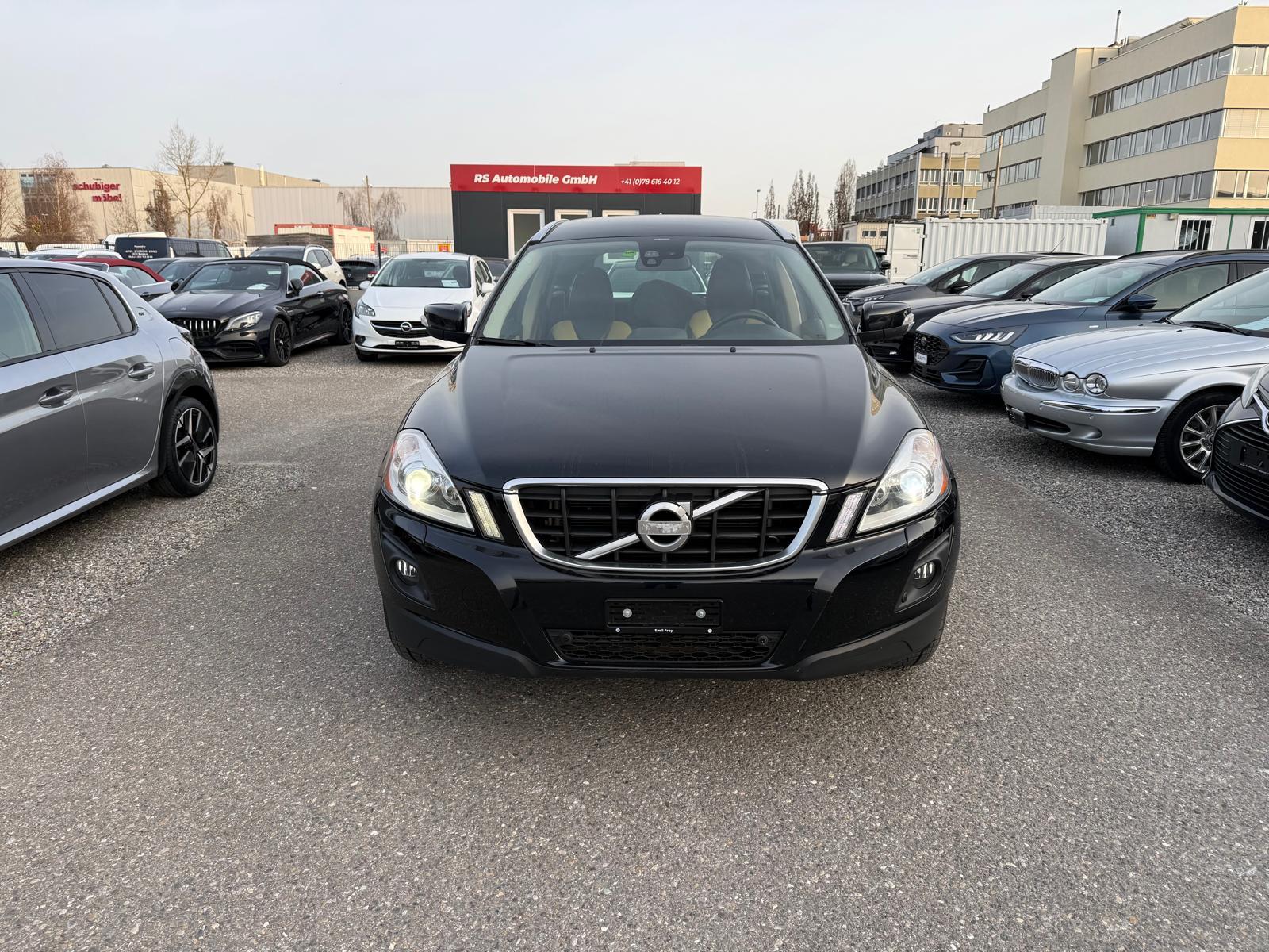 VOLVO XC60 2.4 D5 Summum AWD-image-3