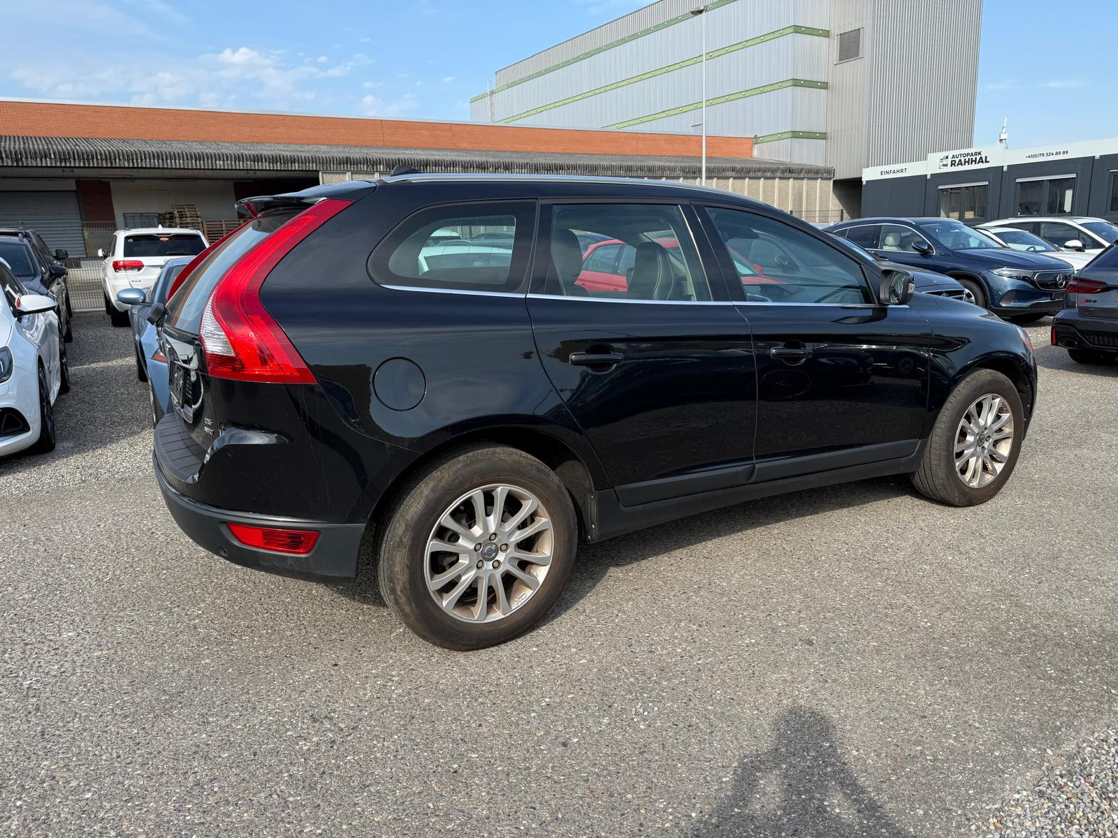 VOLVO XC60 2.4 D5 Summum AWD-image-7
