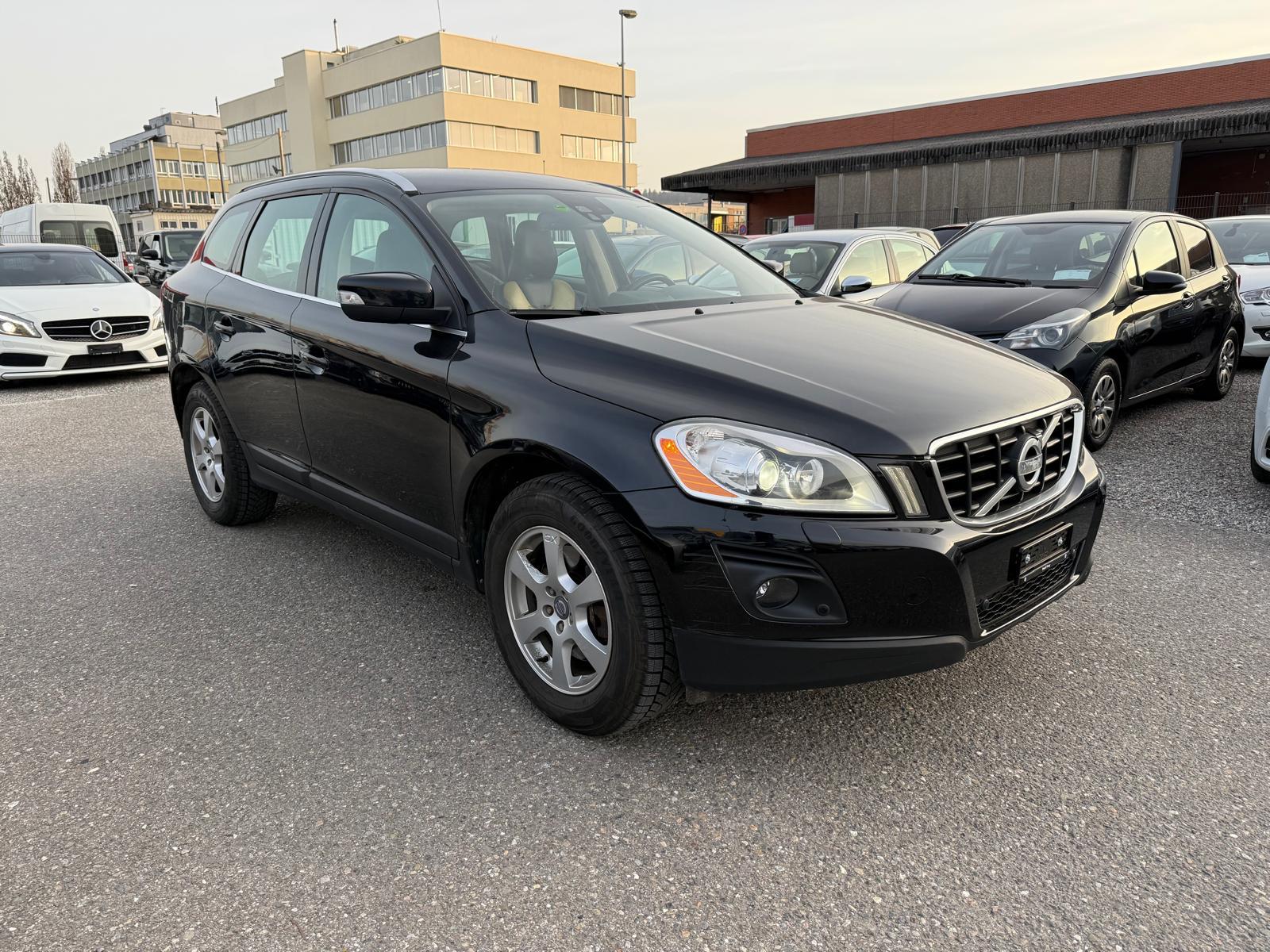 VOLVO XC60 2.4 D5 Summum AWD-image-0