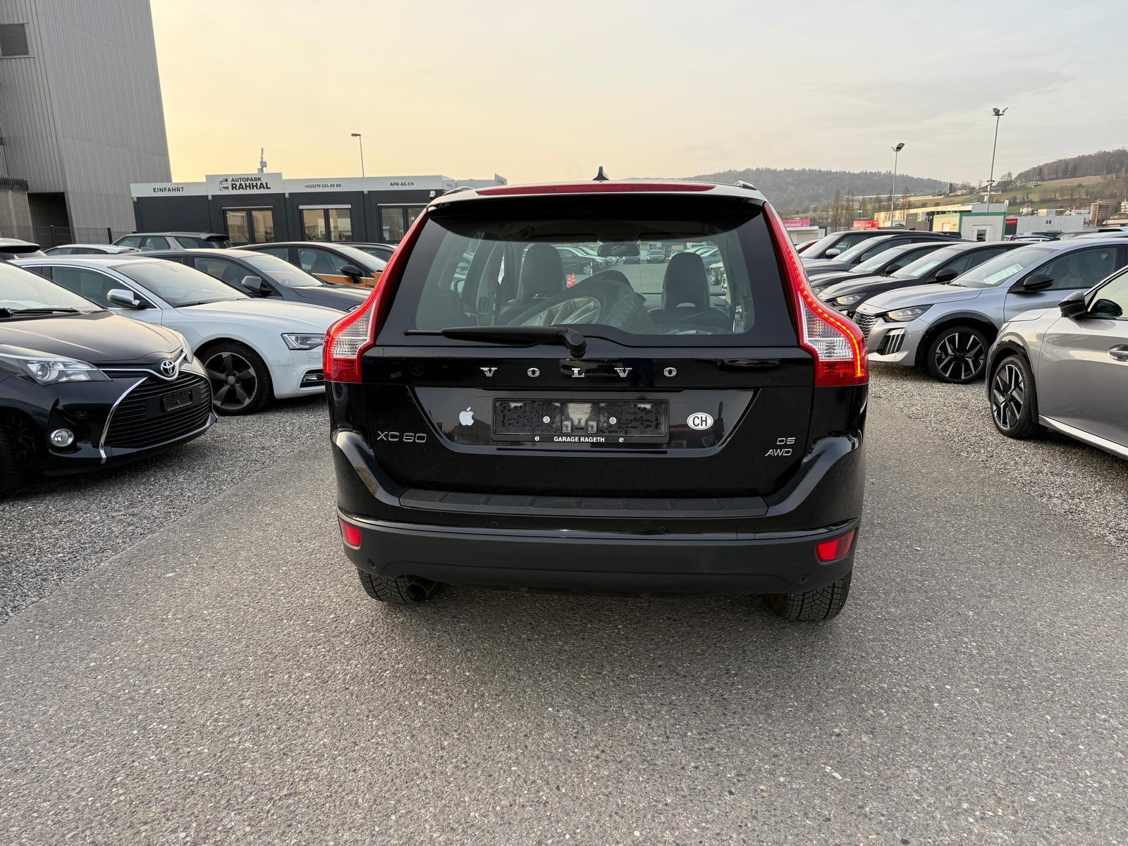 VOLVO XC60 2.4 D5 Summum AWD-image-8