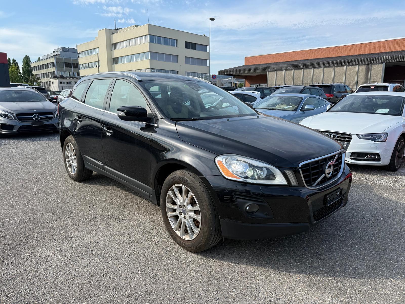 VOLVO XC60 2.4 D5 Summum AWD-image-0