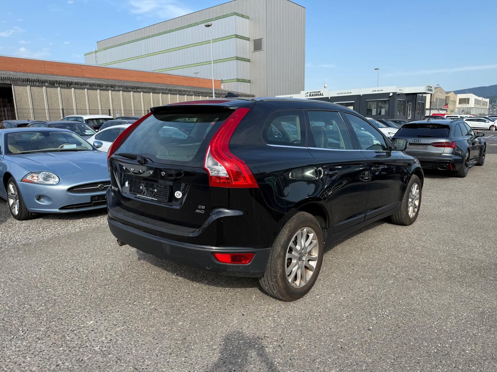 VOLVO XC60 2.4 D5 Summum AWD-image-4