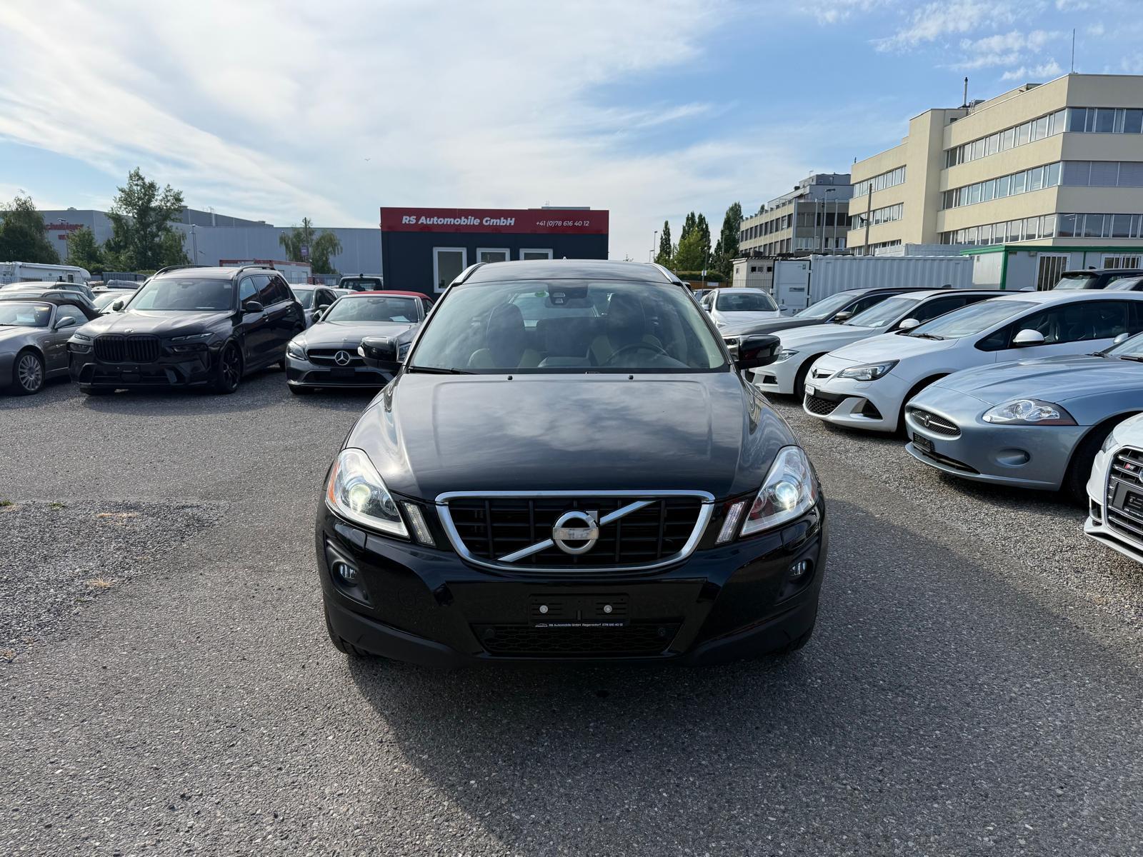 VOLVO XC60 2.4 D5 Summum AWD-image-2